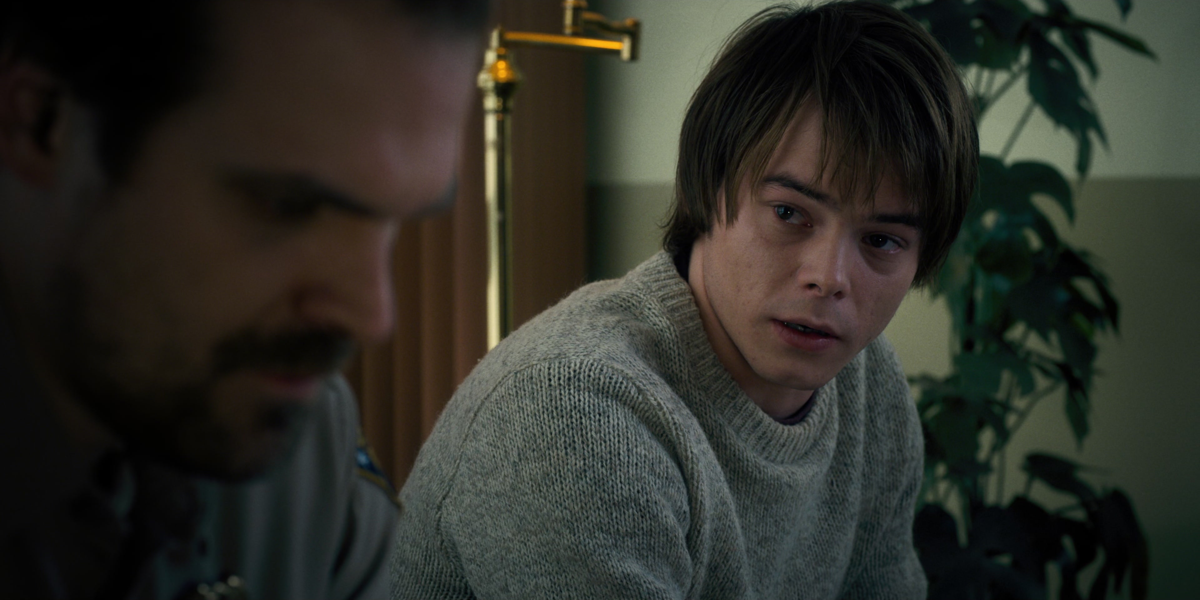 Stranger Things (2016), close, 2.00:1 — film still