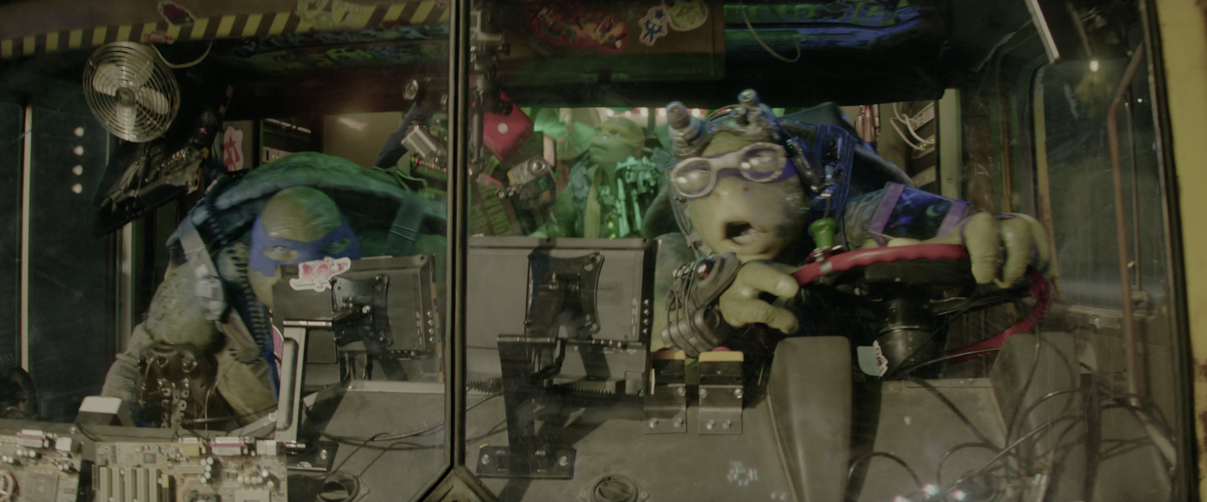 Teenage Mutant Ninja Turtles: Out of the Shadows (2016), wide, 2.40:1 — film still