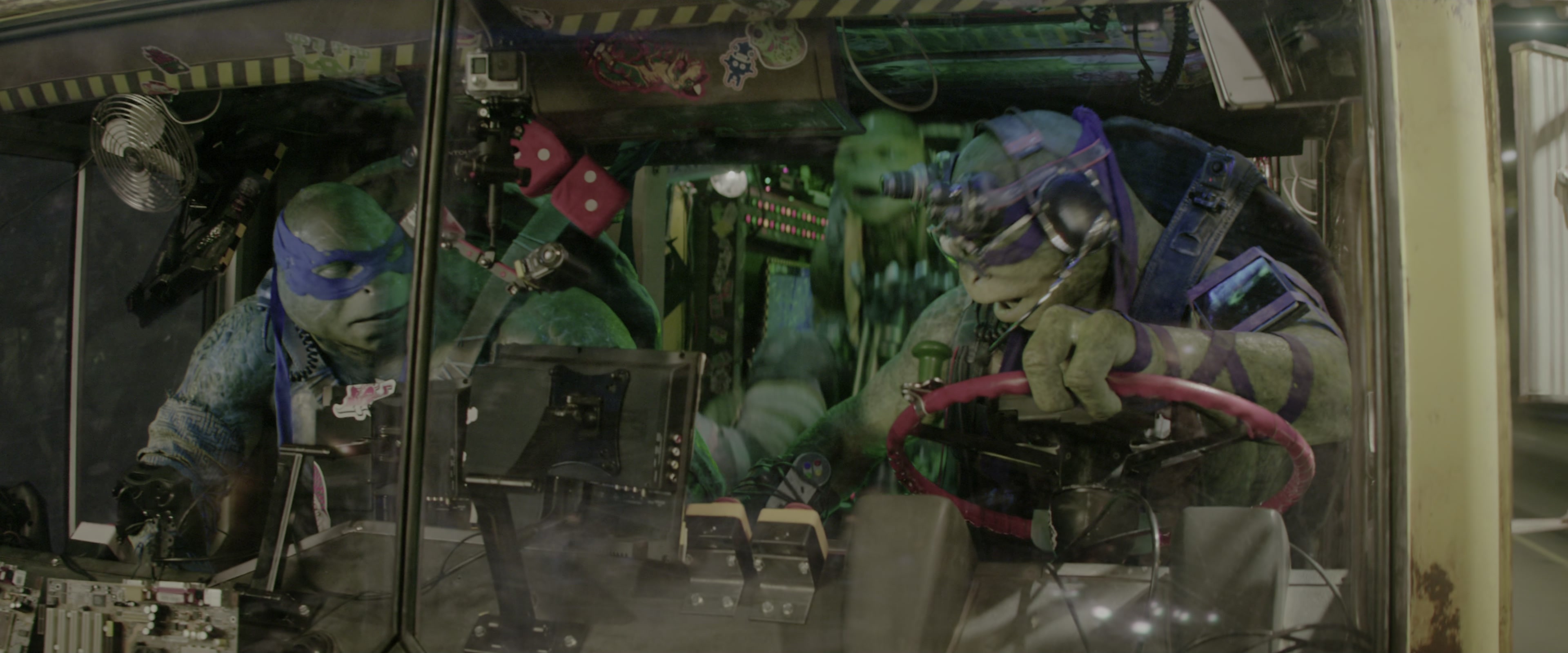 Teenage Mutant Ninja Turtles: Out of the Shadows (2016), wide, 2.40:1 — film still