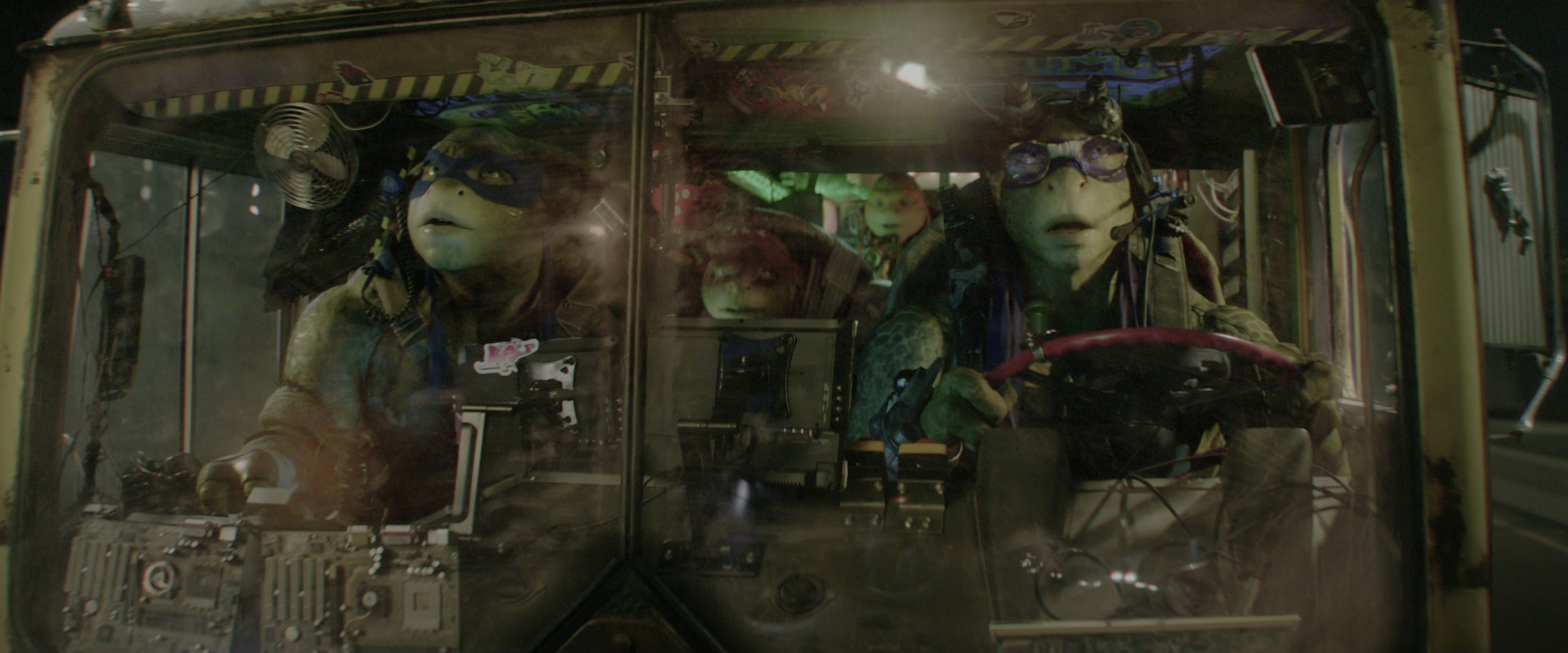 Teenage Mutant Ninja Turtles: Out of the Shadows (2016), wide, 2.40:1 — film still