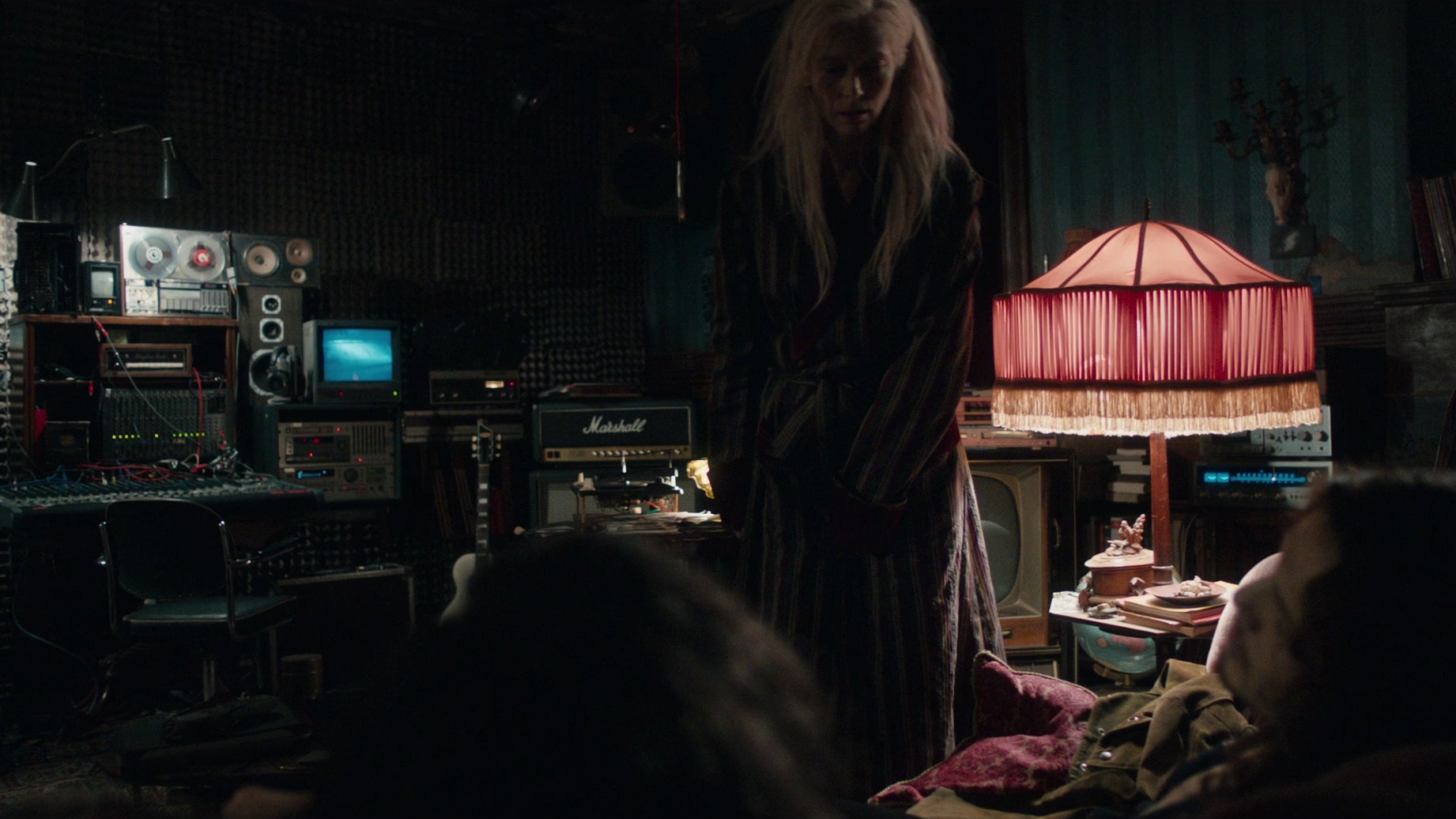 Only Lovers Left Alive (2013), close, 1.78:1 — film still