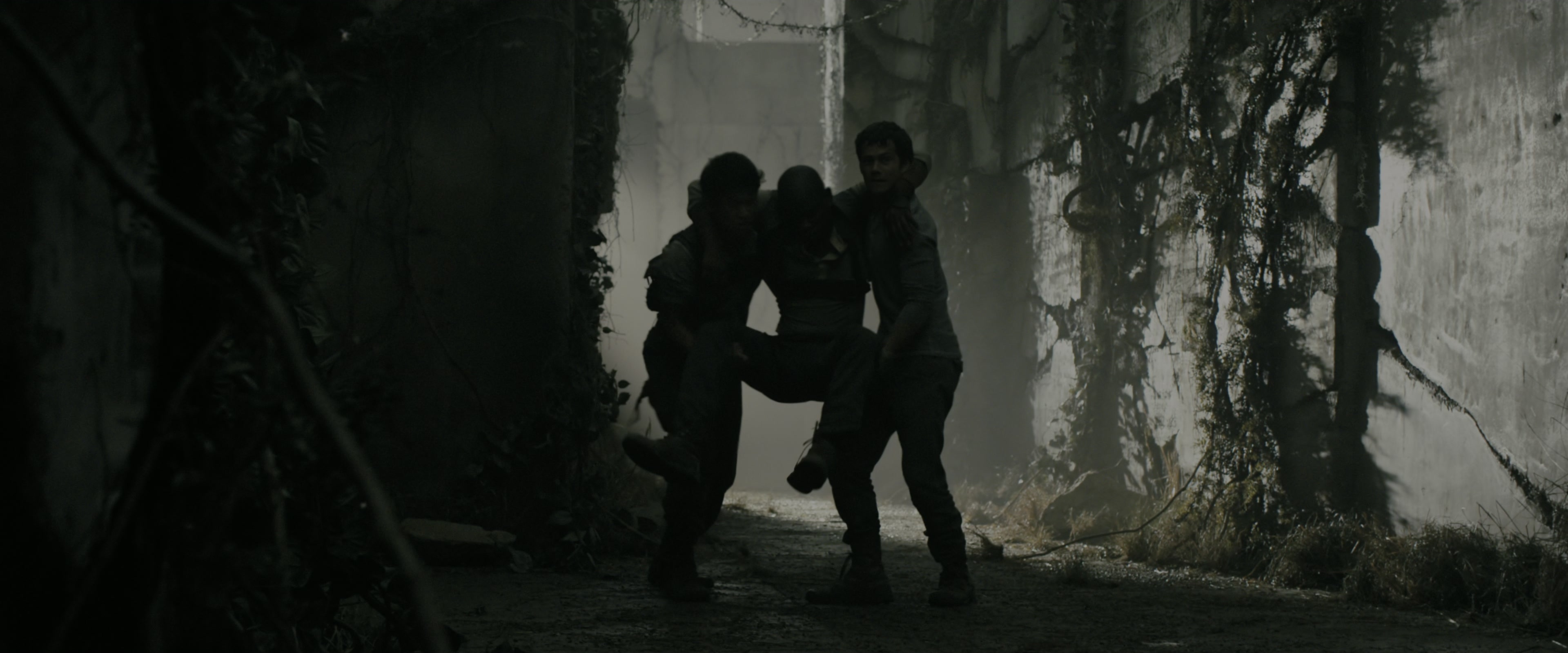 The Maze Runner (2014), wide, 2.40:1 — film still