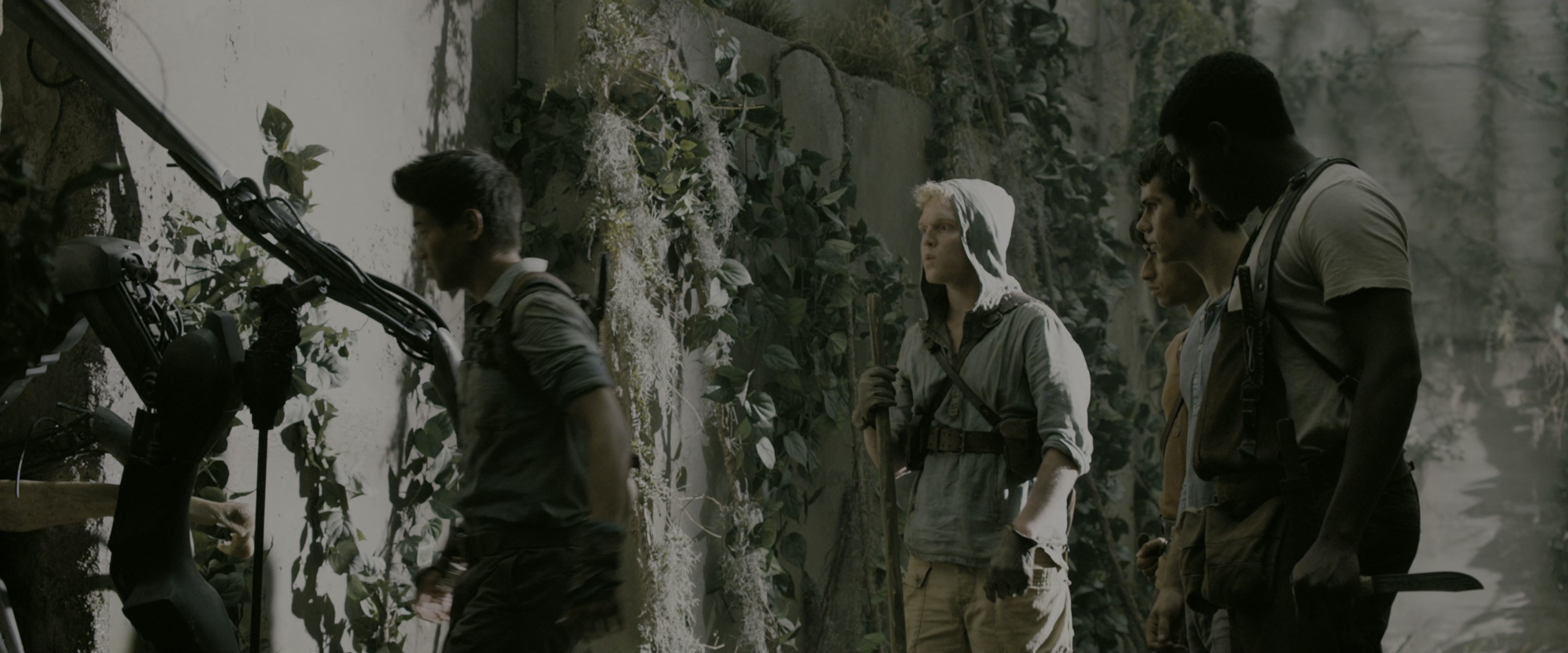 The Maze Runner (2014), wide, 2.40:1 — film still
