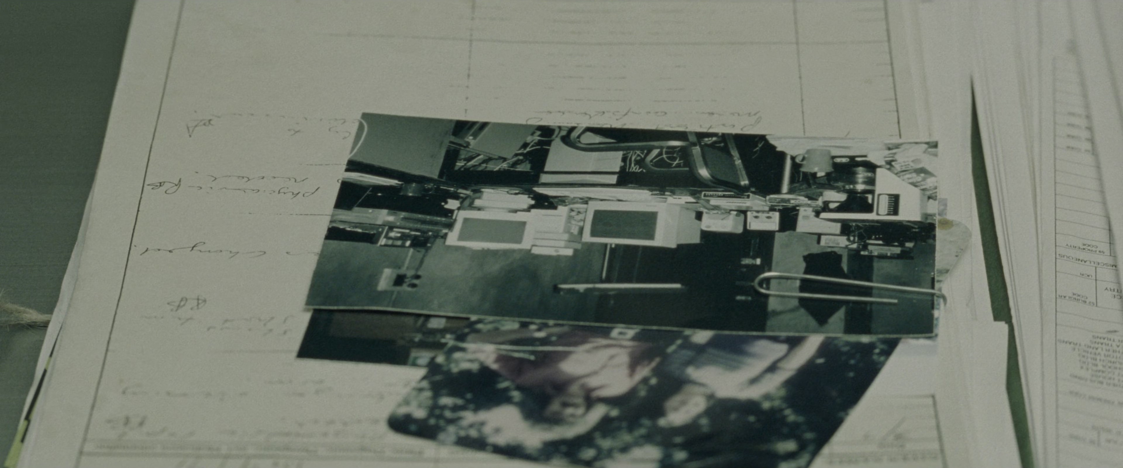The Matrix (1999), wide, 2.40:1 — film still