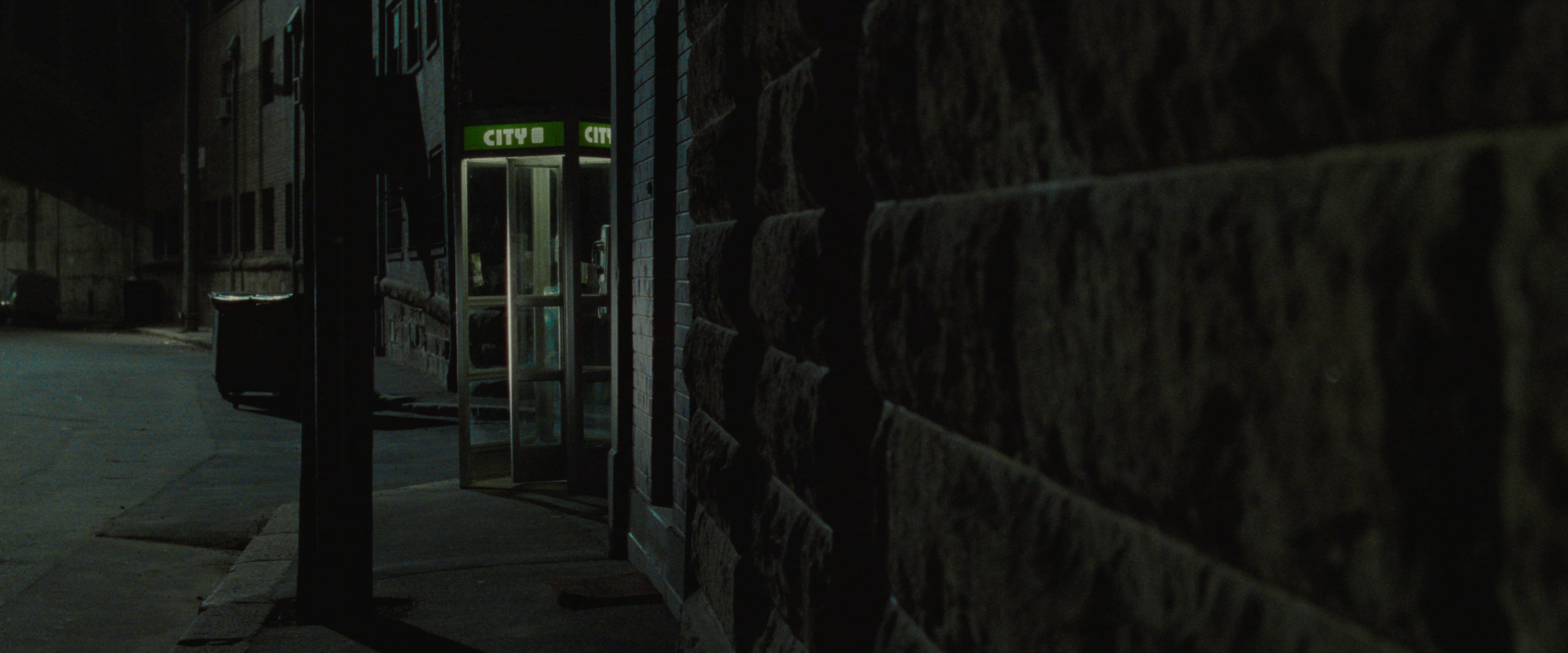 The Matrix (1999), wide, 2.40:1 — film still