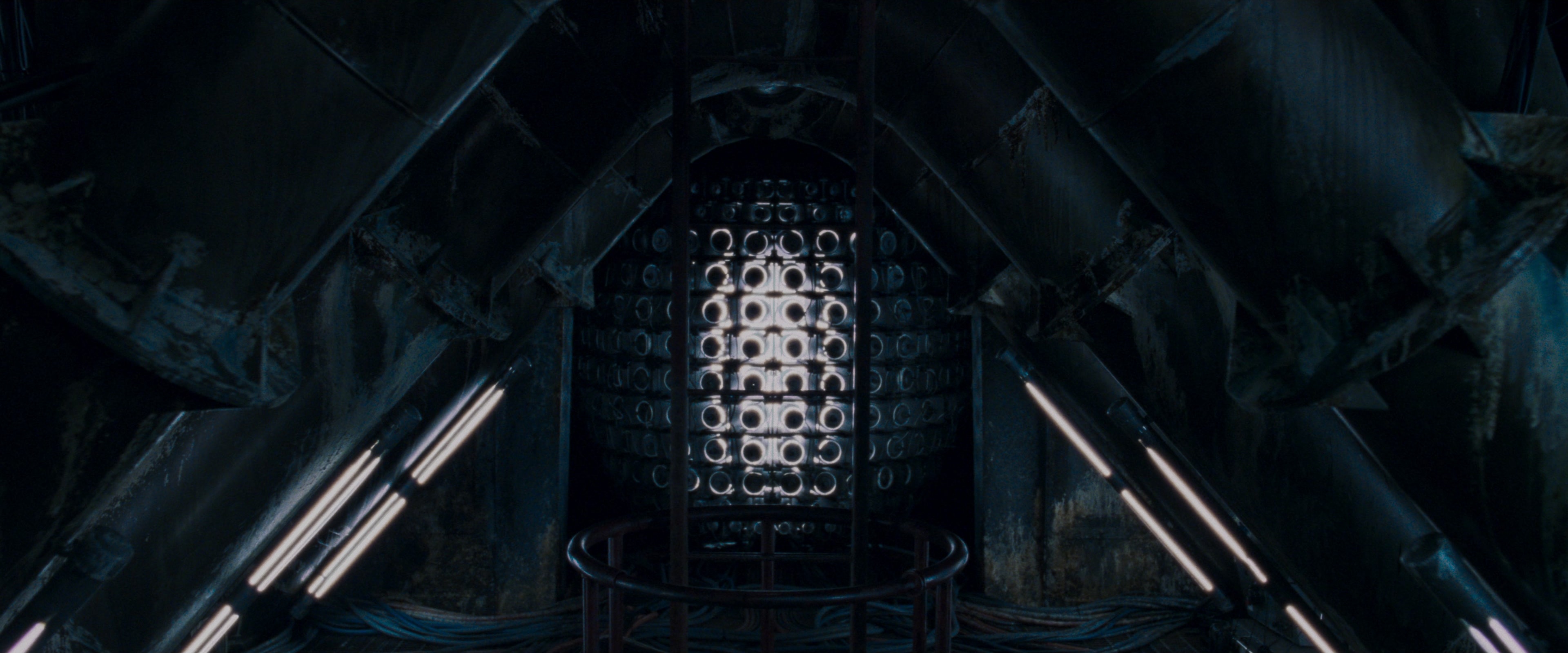 The Matrix (1999), wide, 2.40:1 — film still