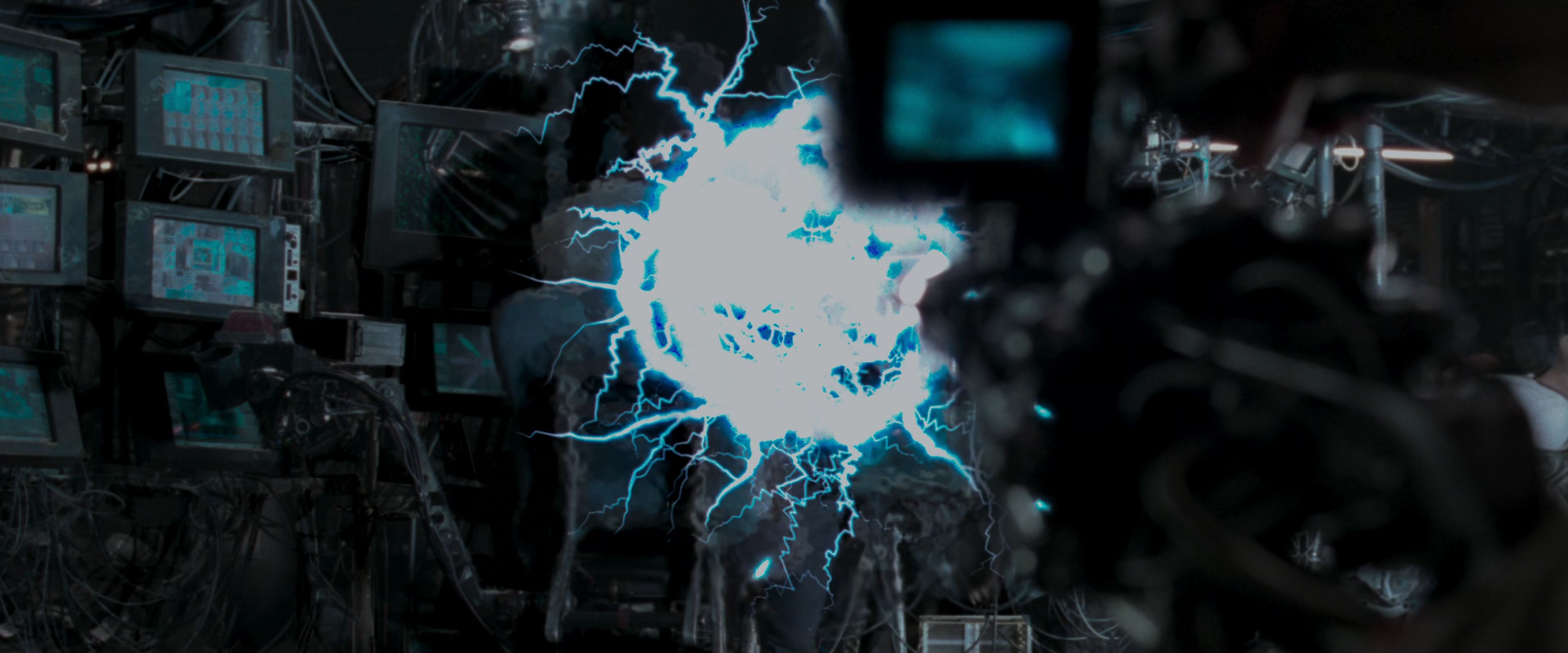 The Matrix (1999), wide, 2.40:1 — film still