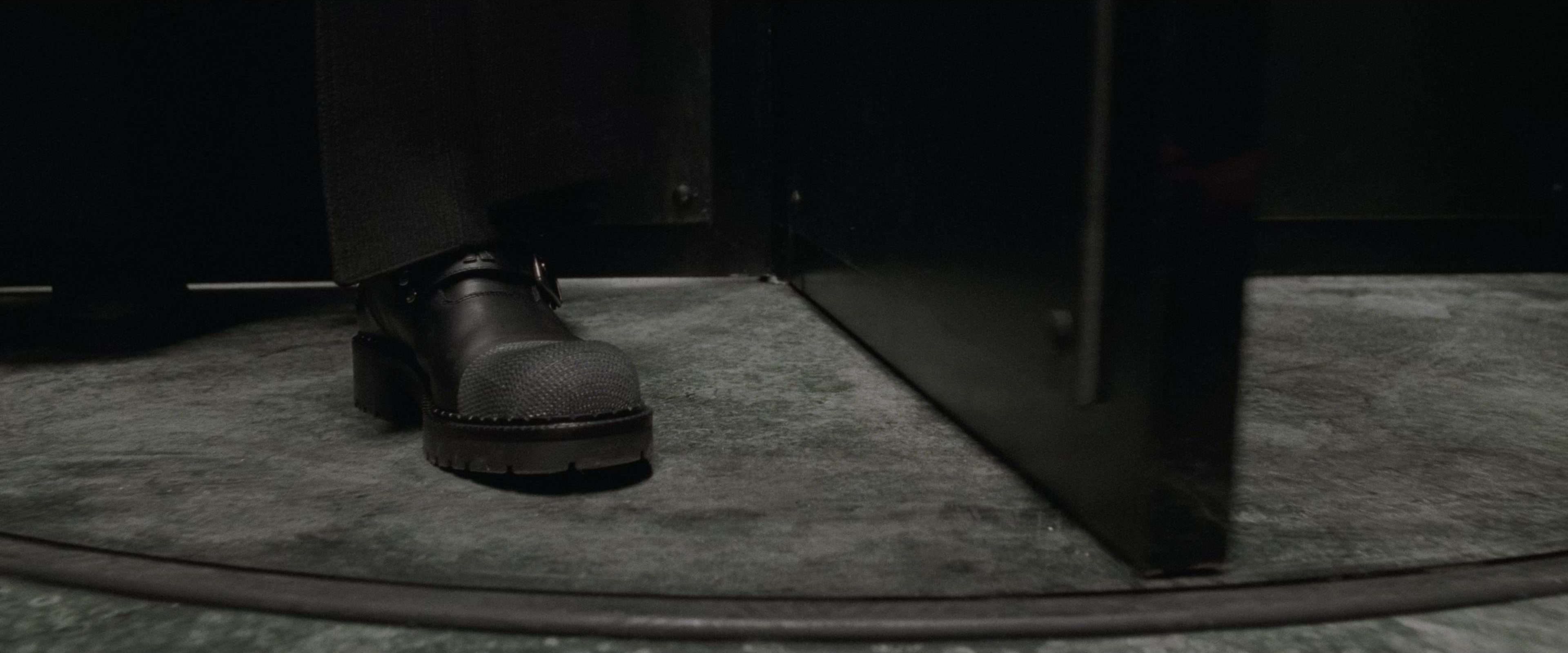 The Matrix (1999), wide, 2.40:1 — film still