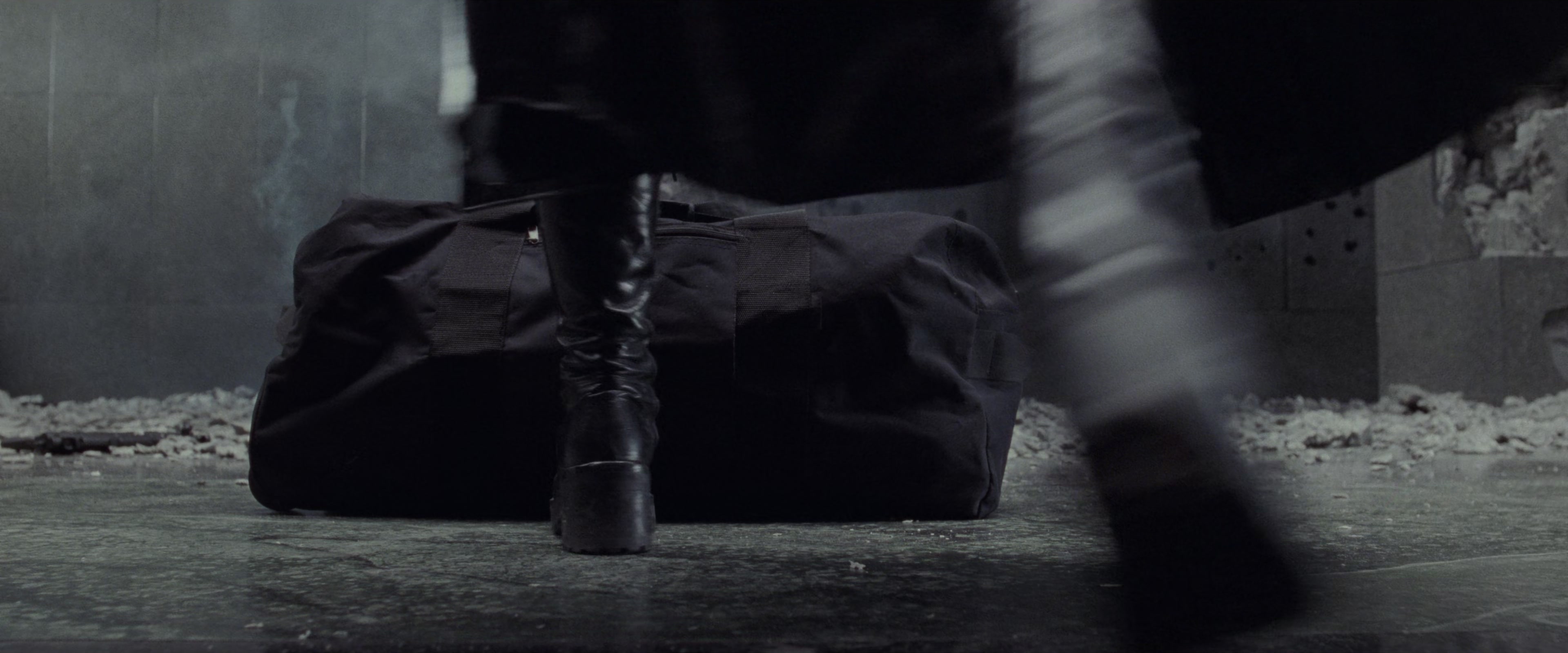 The Matrix (1999), wide, 2.40:1 — film still