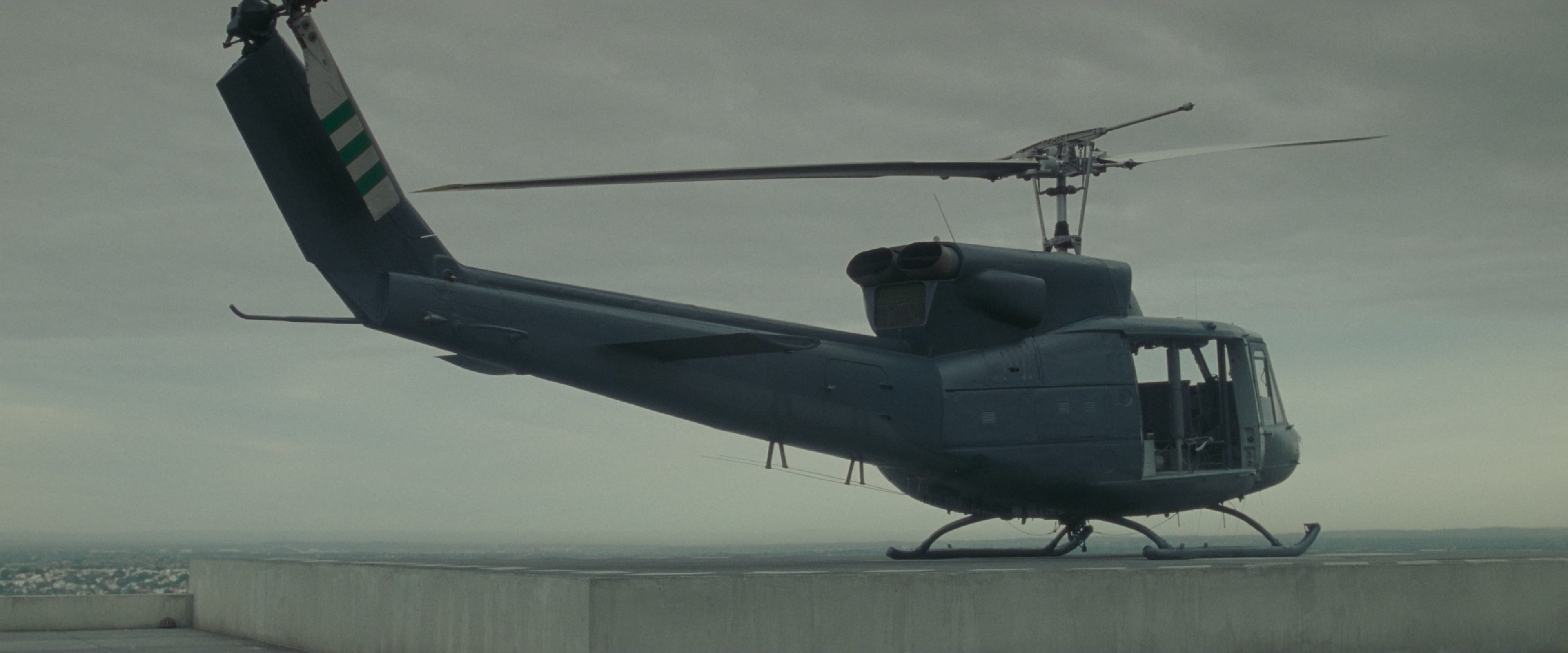 The Matrix (1999), unknown, 2.40:1 — film still