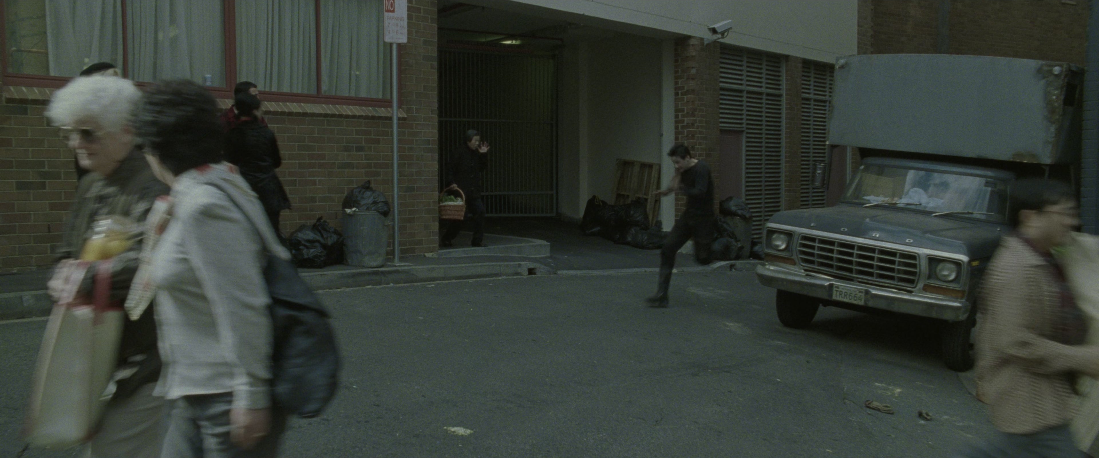 The Matrix (1999), wide, 2.40:1 — film still