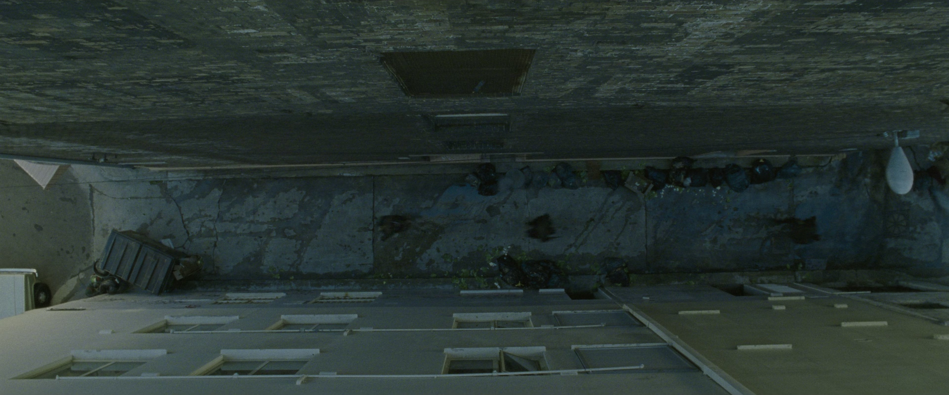 The Matrix (1999), wide, 2.40:1 — film still