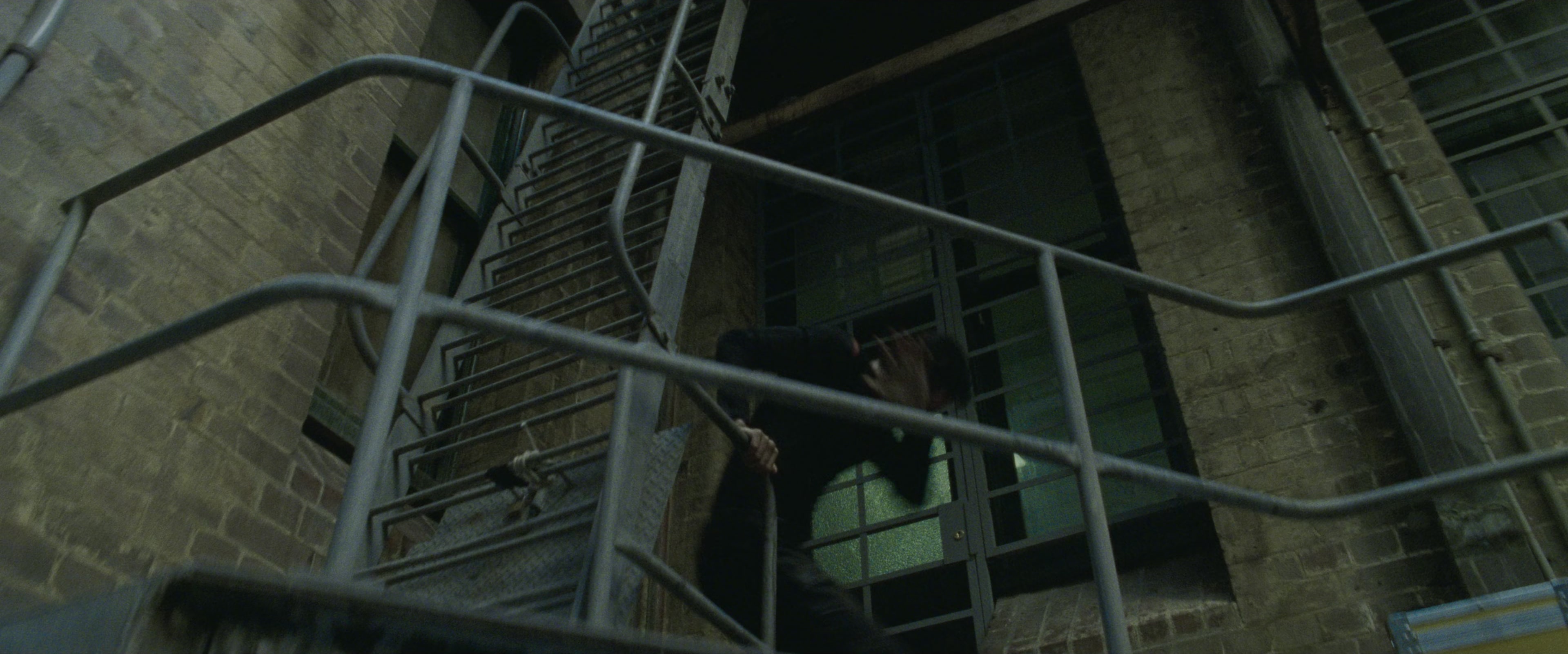 The Matrix (1999), wide, 2.40:1 — film still