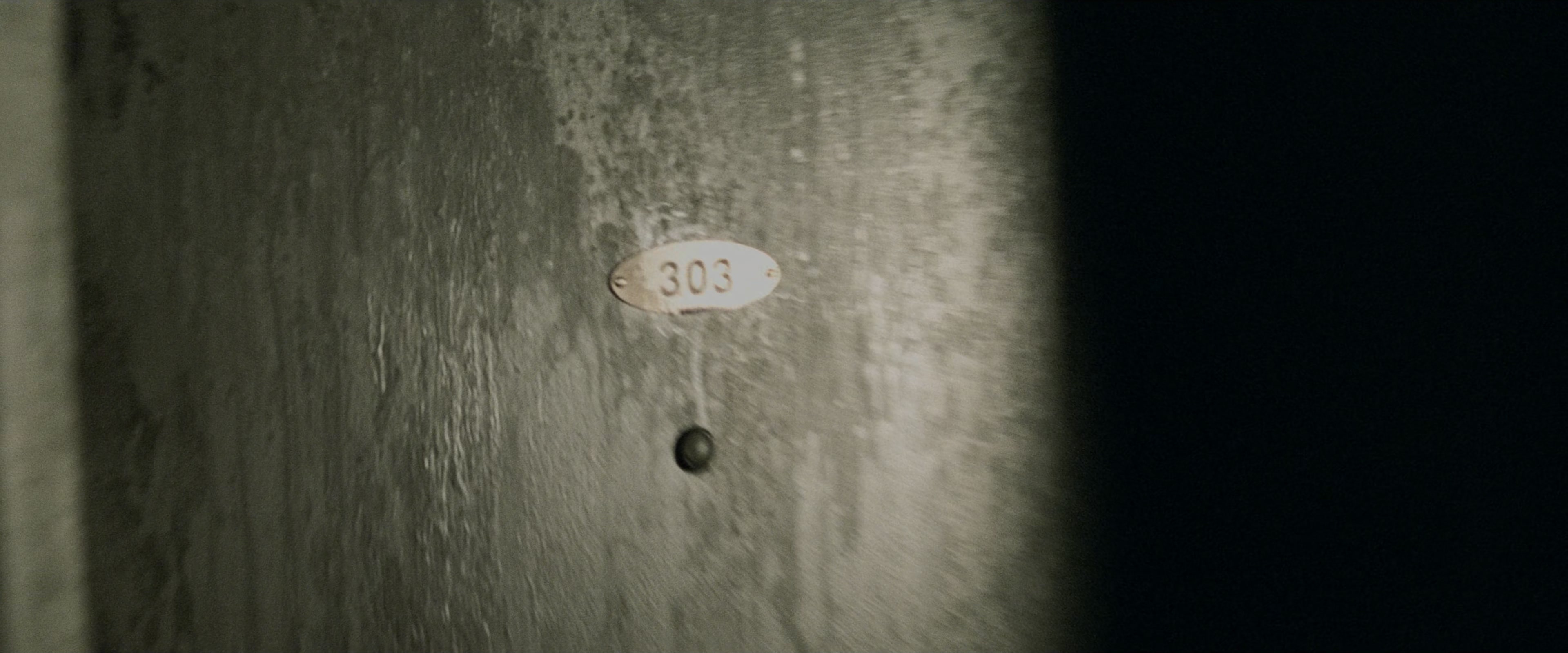 The Matrix (1999), wide, 2.40:1 — film still