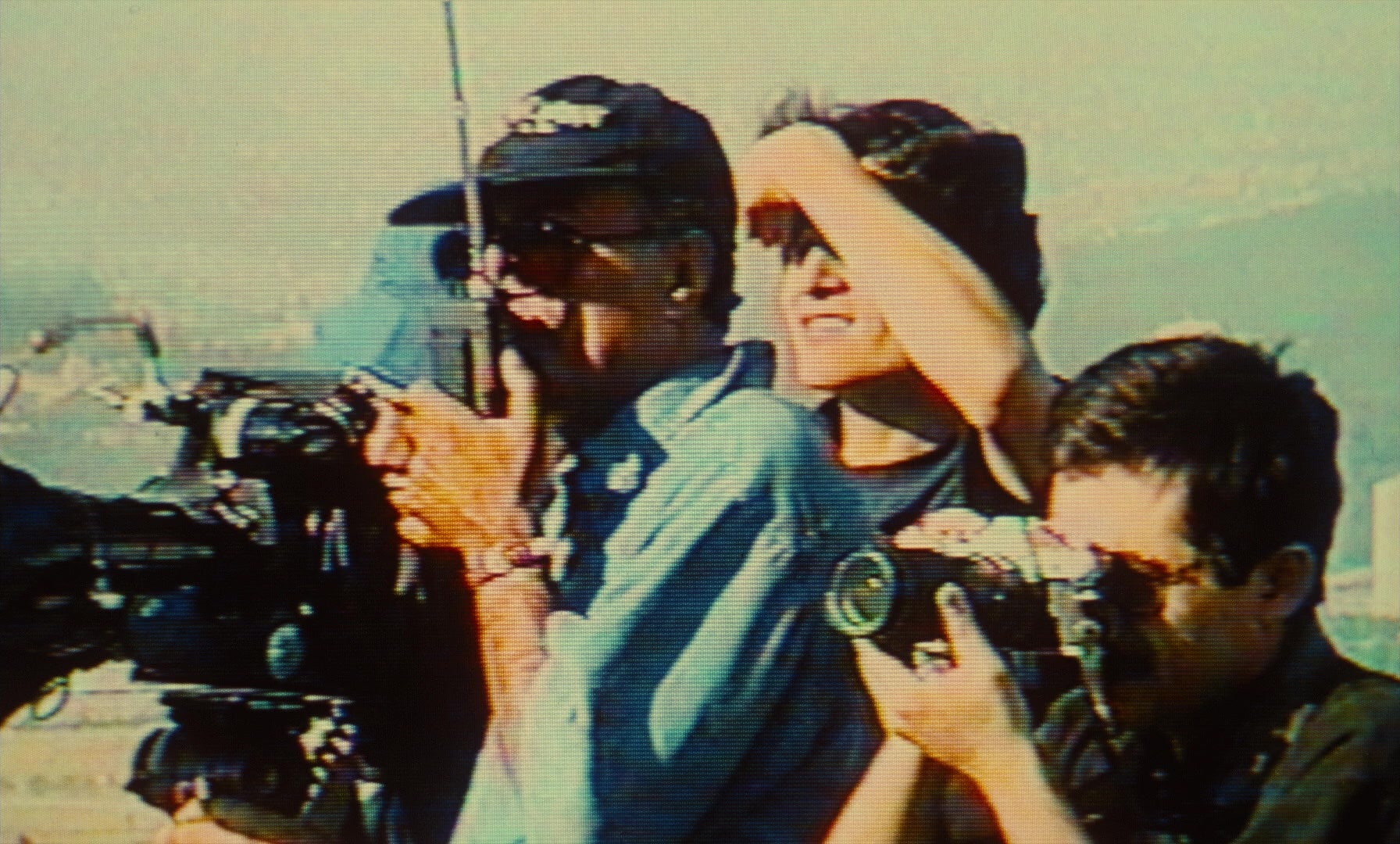 Ta'm e guilass (1997), wide, 1.66:1 — film still