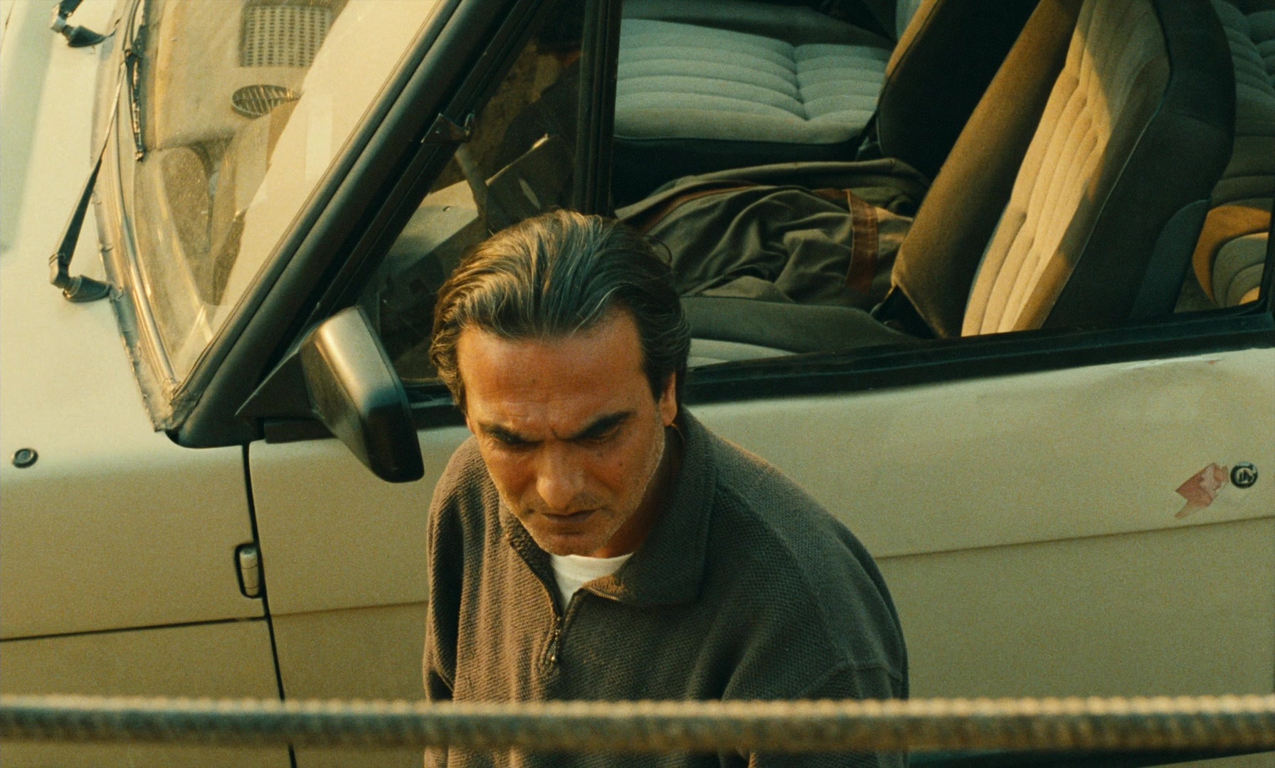 Ta'm e guilass (1997), wide, 1.66:1 — film still
