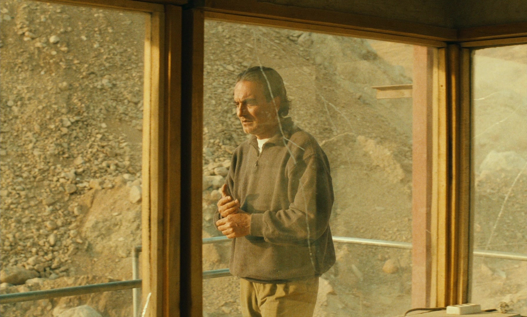 Ta'm e guilass (1997), wide, 1.66:1 — film still