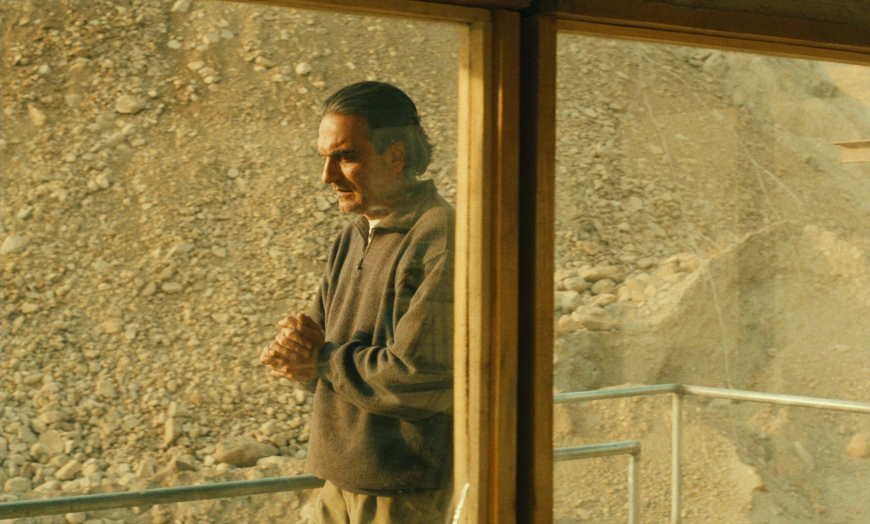 Ta'm e guilass (1997), wide, 1.66:1 — film still