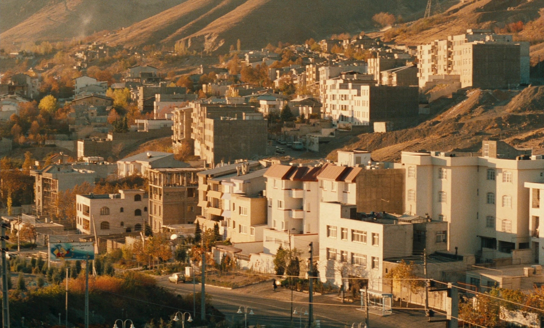 Ta'm e guilass (1997), wide, 1.66:1 — film still