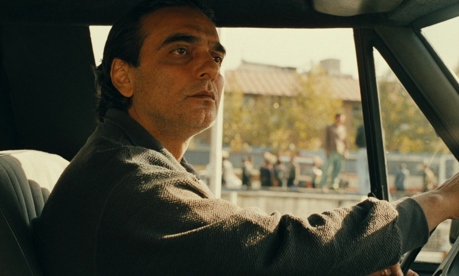 Ta'm e guilass (1997), wide, 1.66:1 — film still