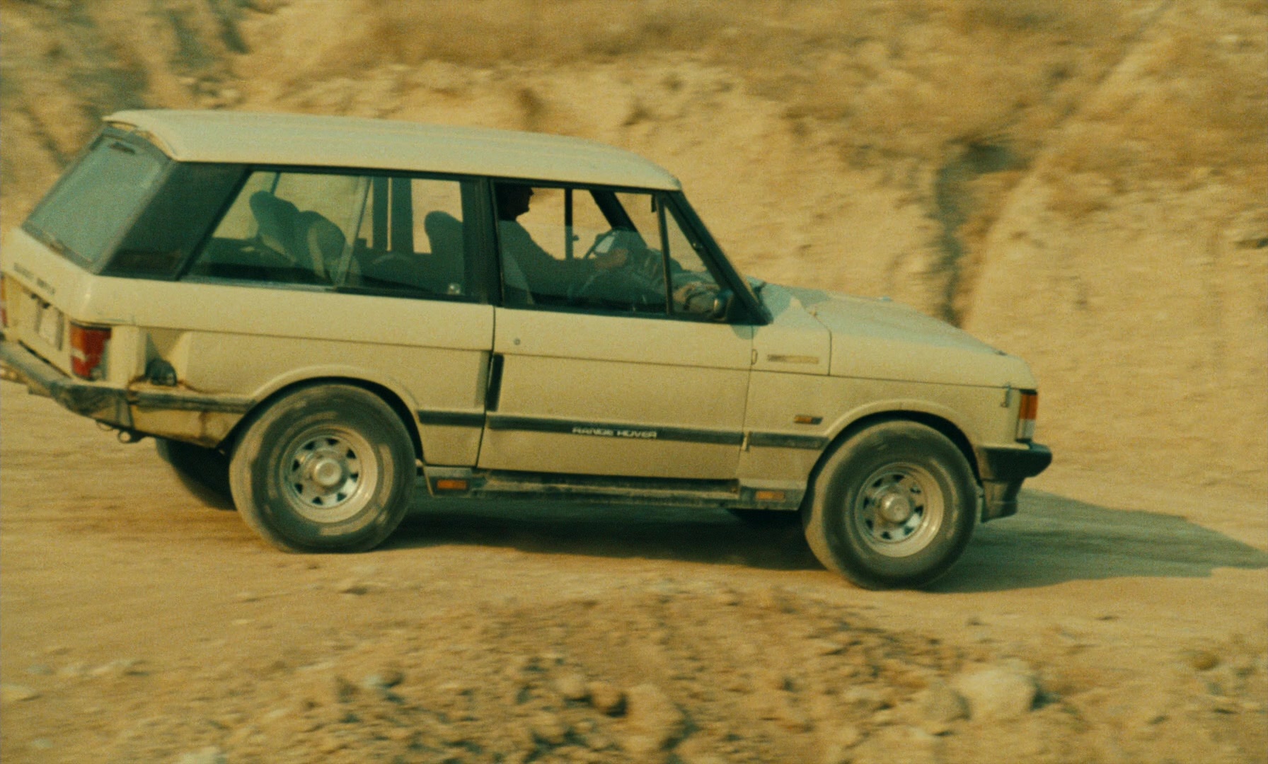 Ta'm e guilass (1997), wide, 1.66:1 — film still
