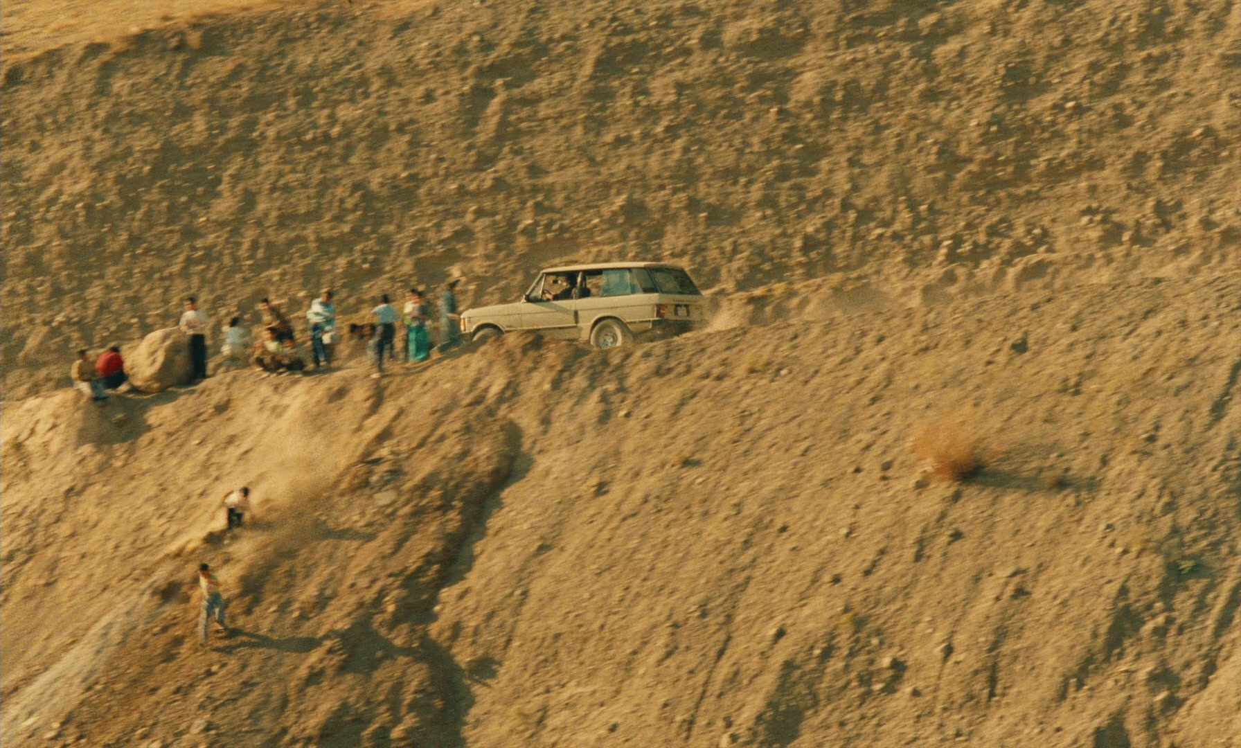 Ta'm e guilass (1997), wide, 1.66:1 — film still