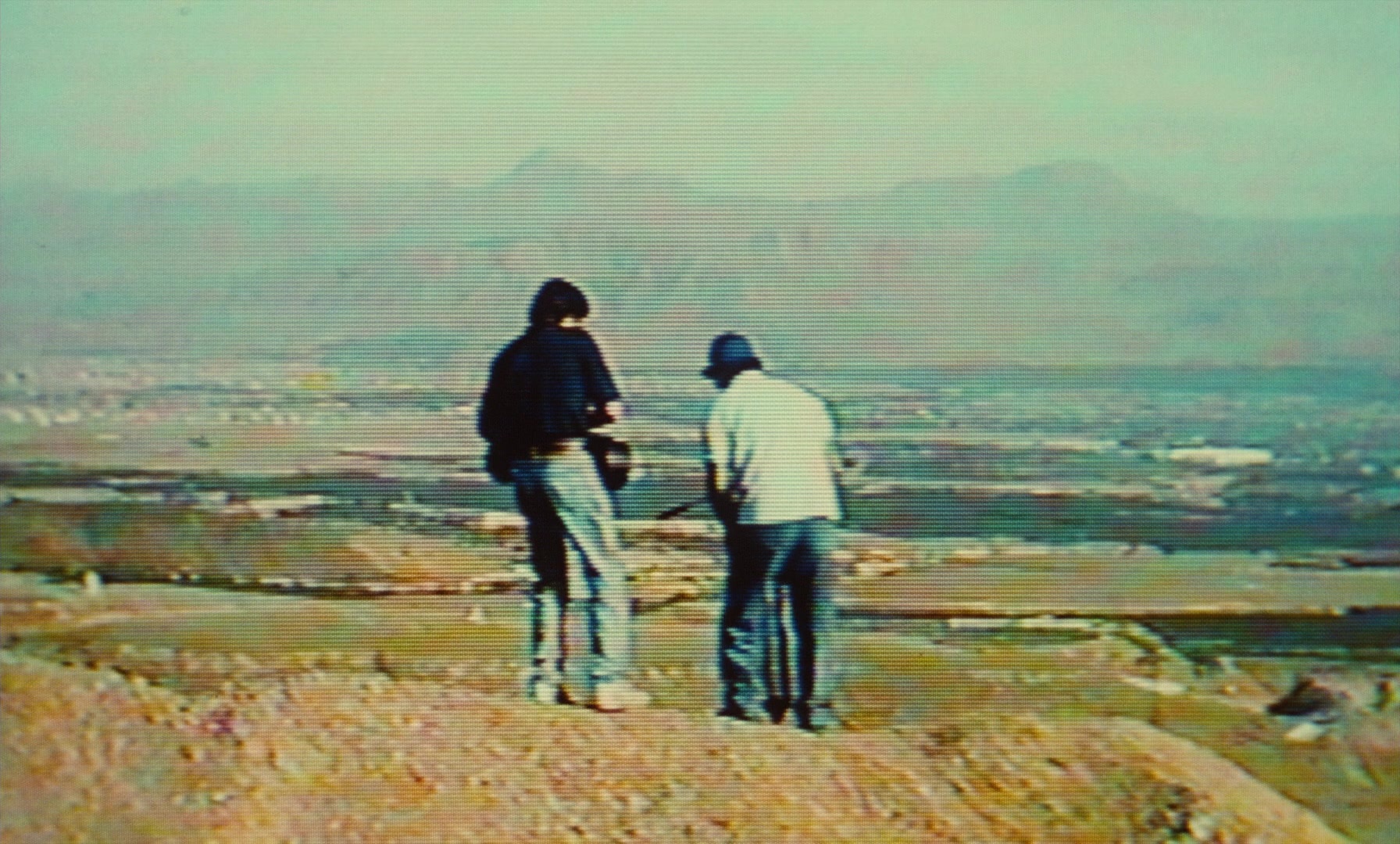 Ta'm e guilass (1997), wide, 1.66:1 — film still