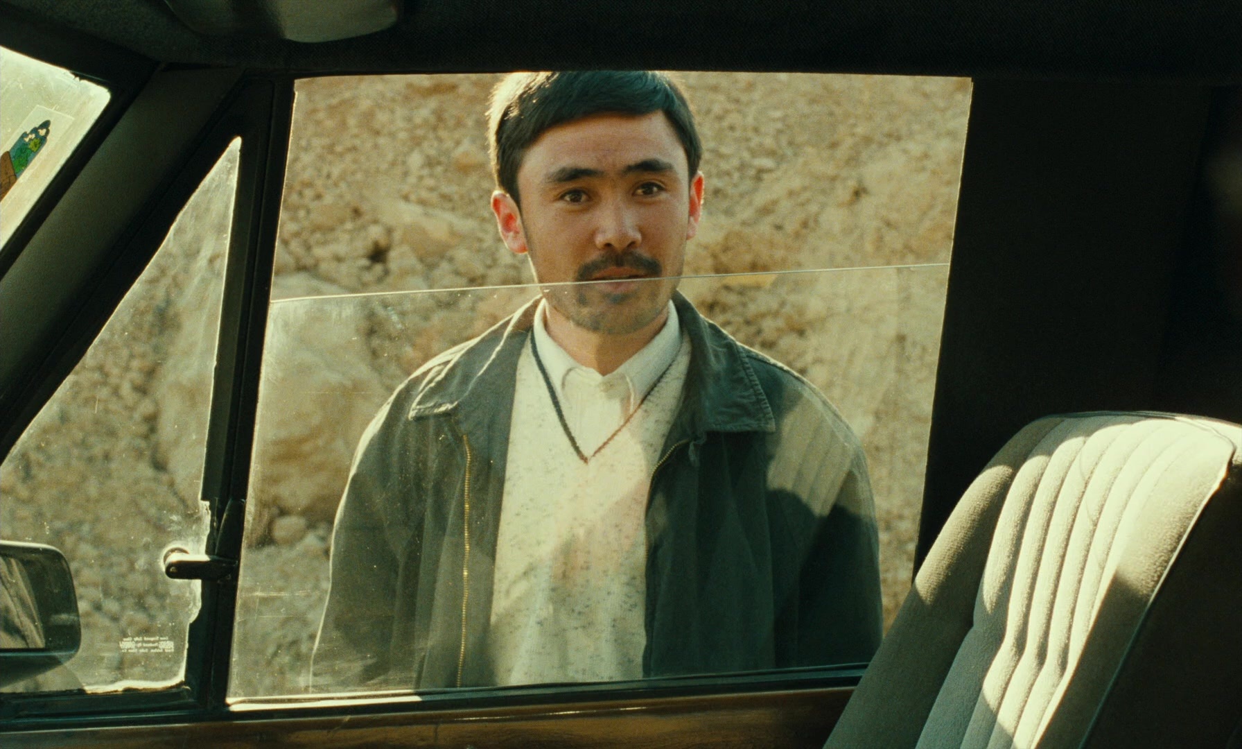 Ta'm e guilass (1997), wide, 1.66:1 — film still