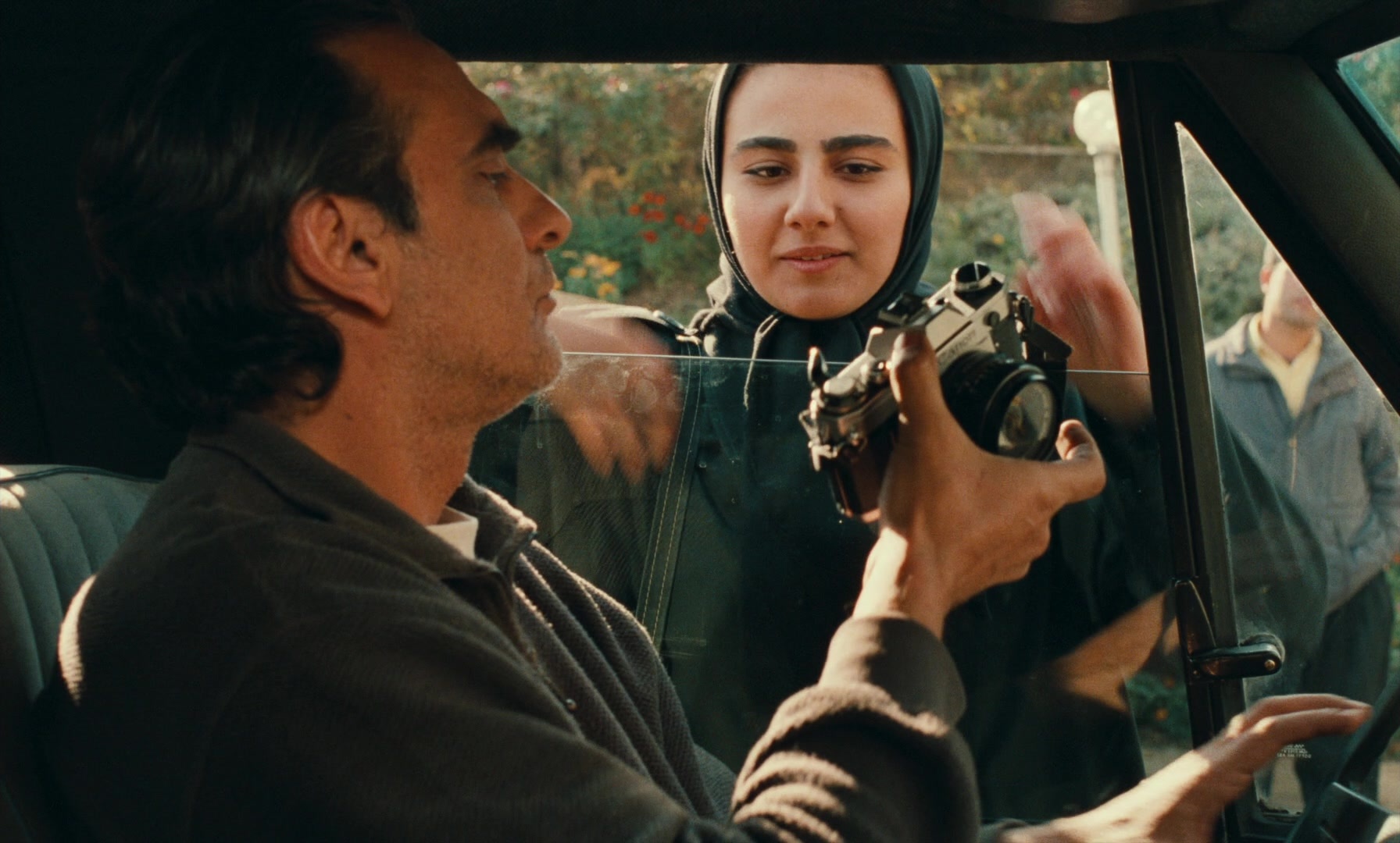 Ta'm e guilass (1997), wide, 1.66:1 — film still