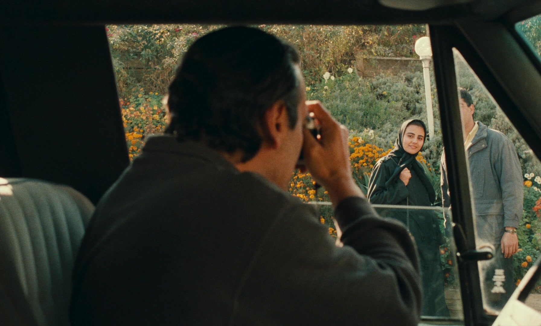 Ta'm e guilass (1997), wide, 1.66:1 — film still