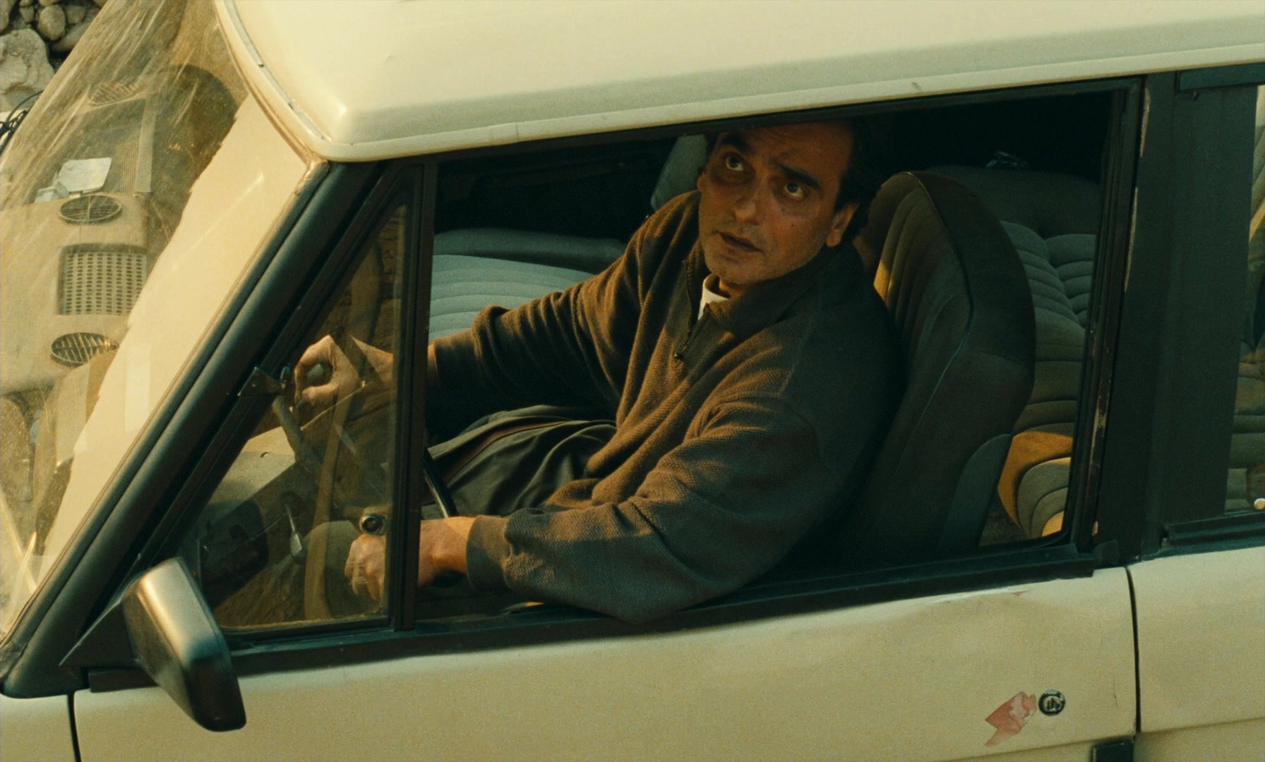 Ta'm e guilass (1997), wide, 1.66:1 — film still