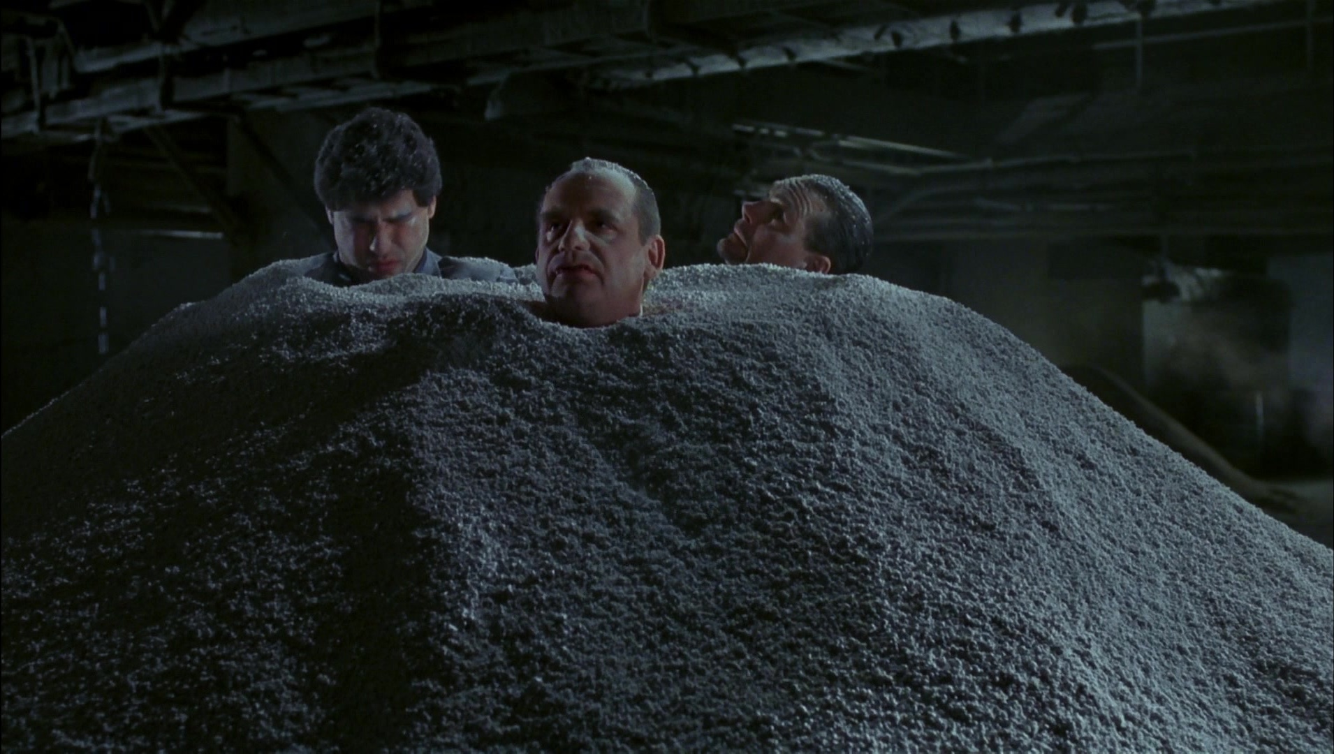 Striptease (1996), wide, 1.77:1 — film still