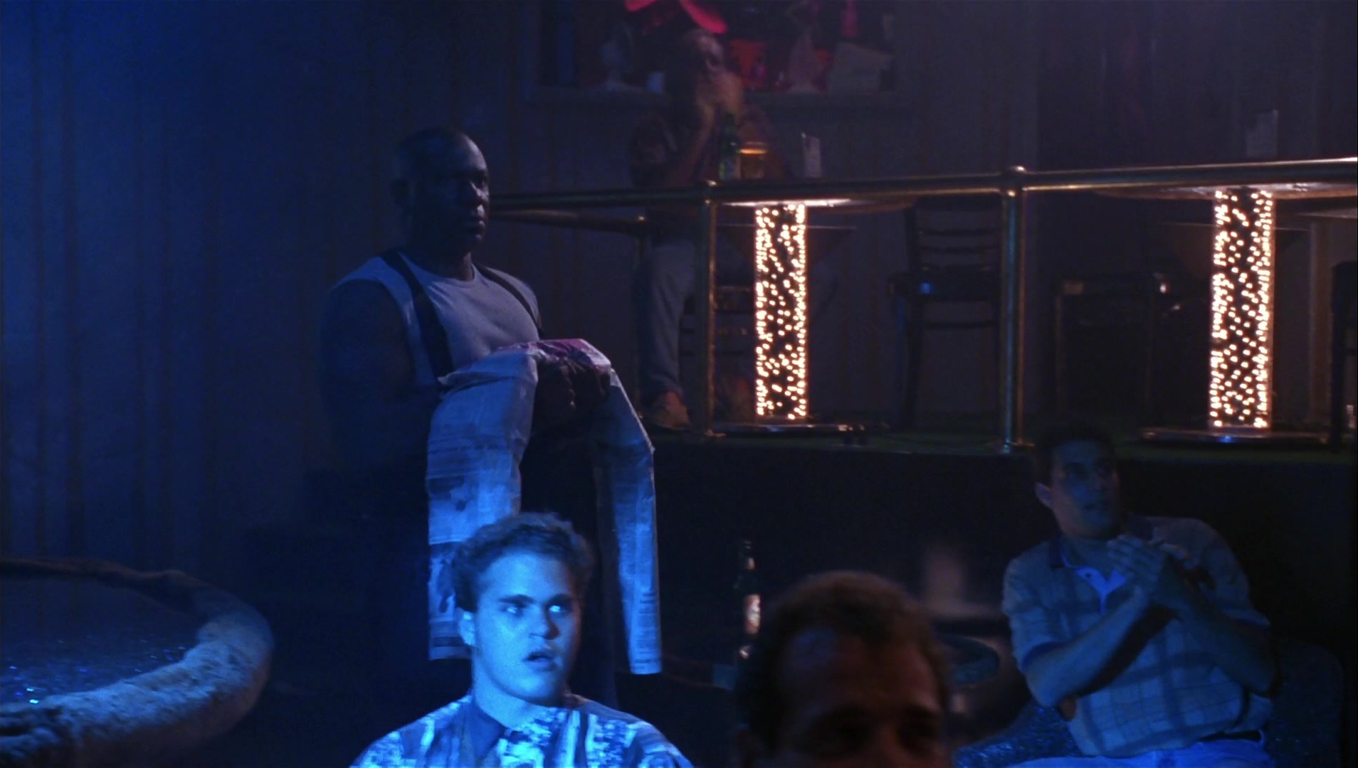 Striptease (1996), wide, 1.77:1 — film still