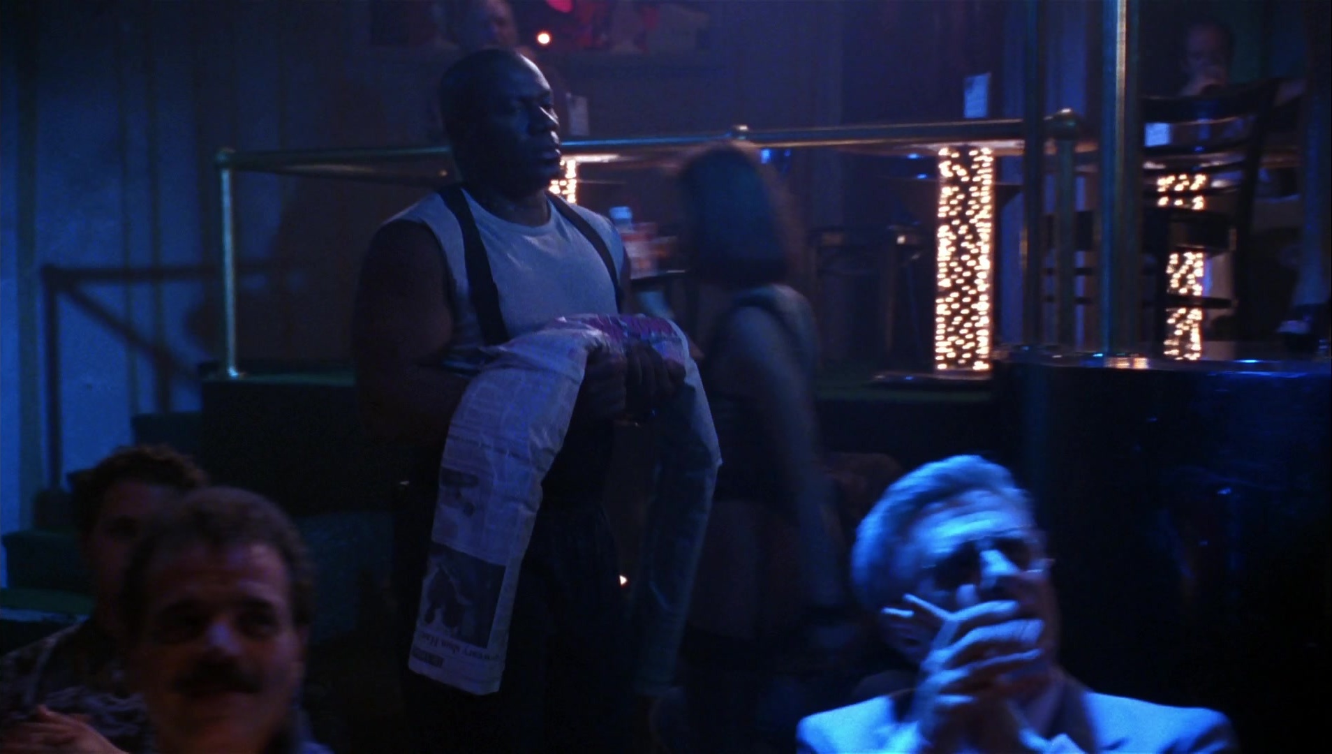 Striptease (1996), wide, 1.77:1 — film still