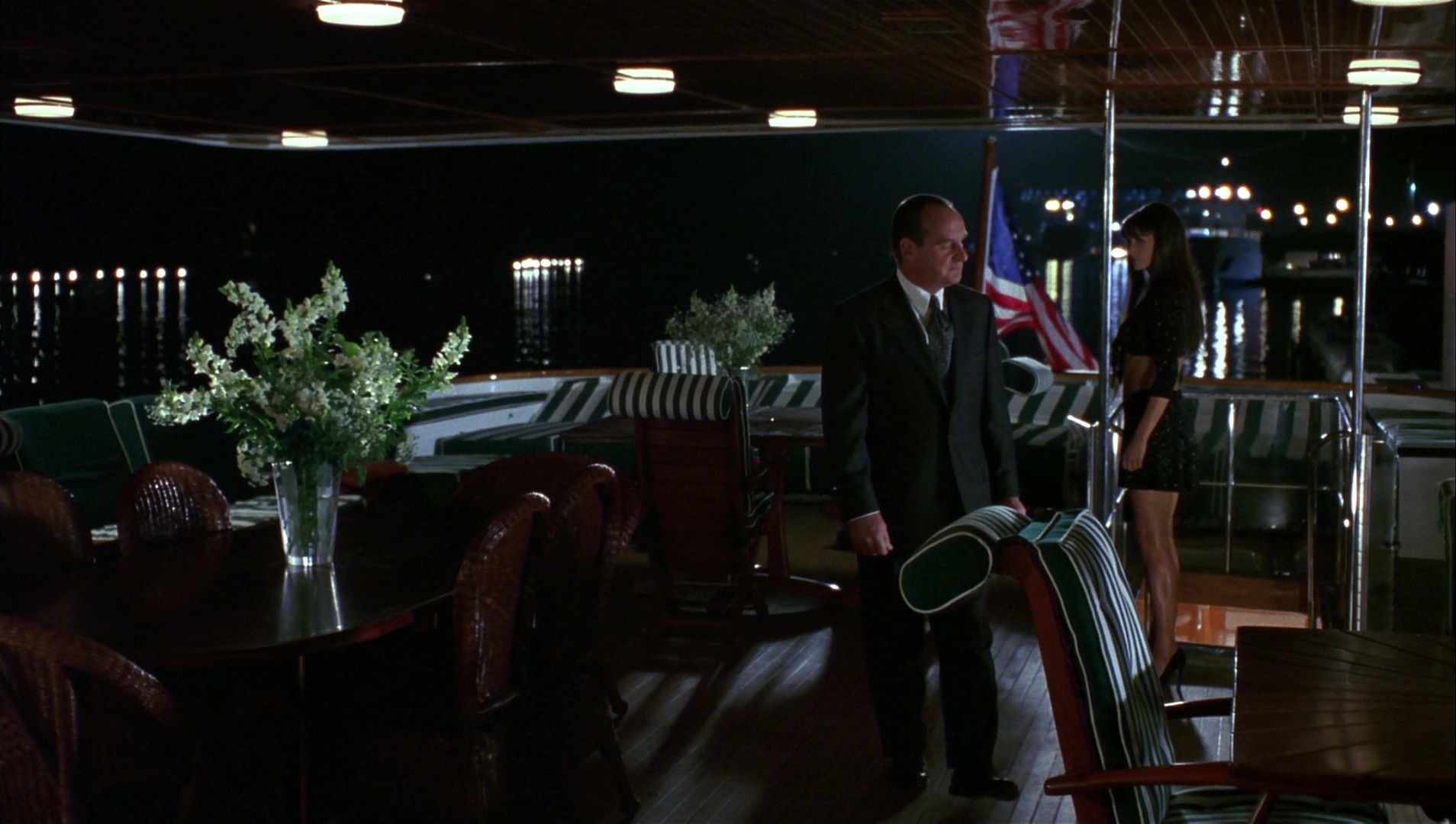 Striptease (1996), wide, 1.77:1 — film still