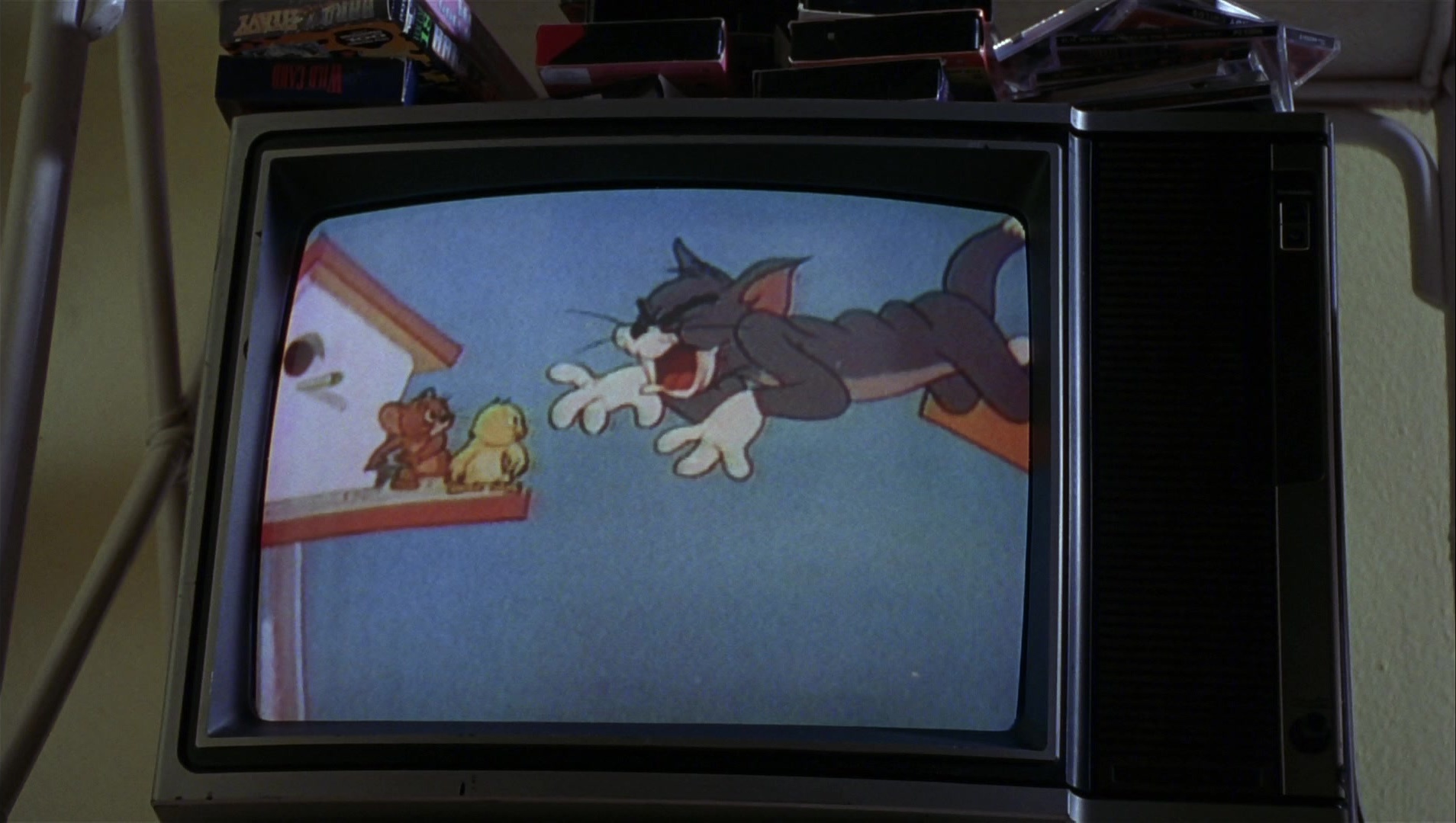 Striptease (1996), wide, 1.77:1 — film still