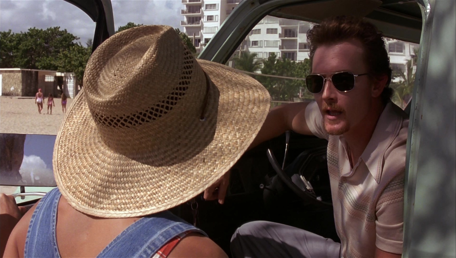 Striptease (1996), wide, 1.77:1 — film still