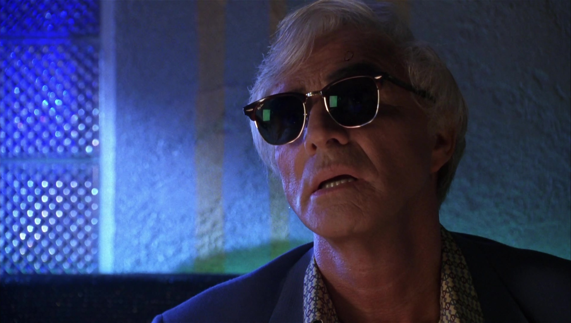 Striptease (1996), wide, 1.77:1 — film still