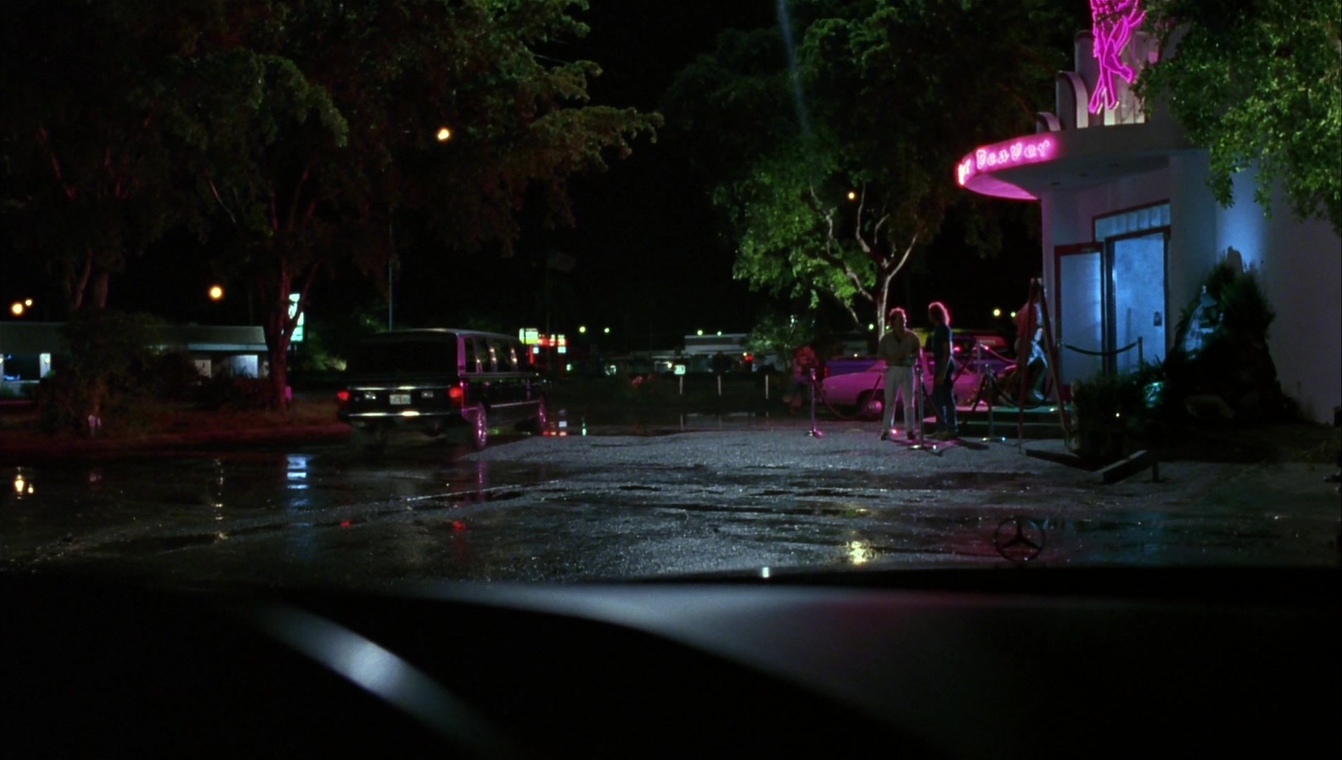 Striptease (1996), wide, 1.77:1 — film still