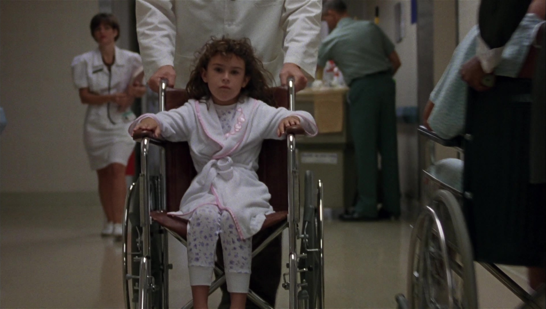 Striptease (1996), wide, 1.77:1 — film still