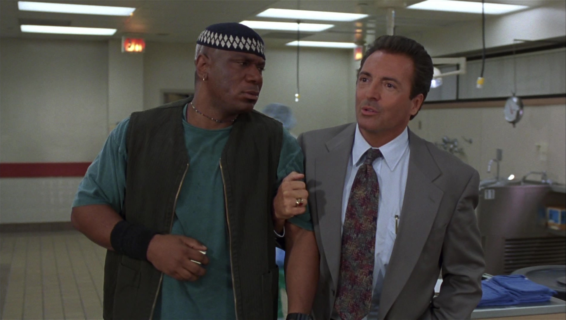 Striptease (1996), wide, 1.77:1 — film still