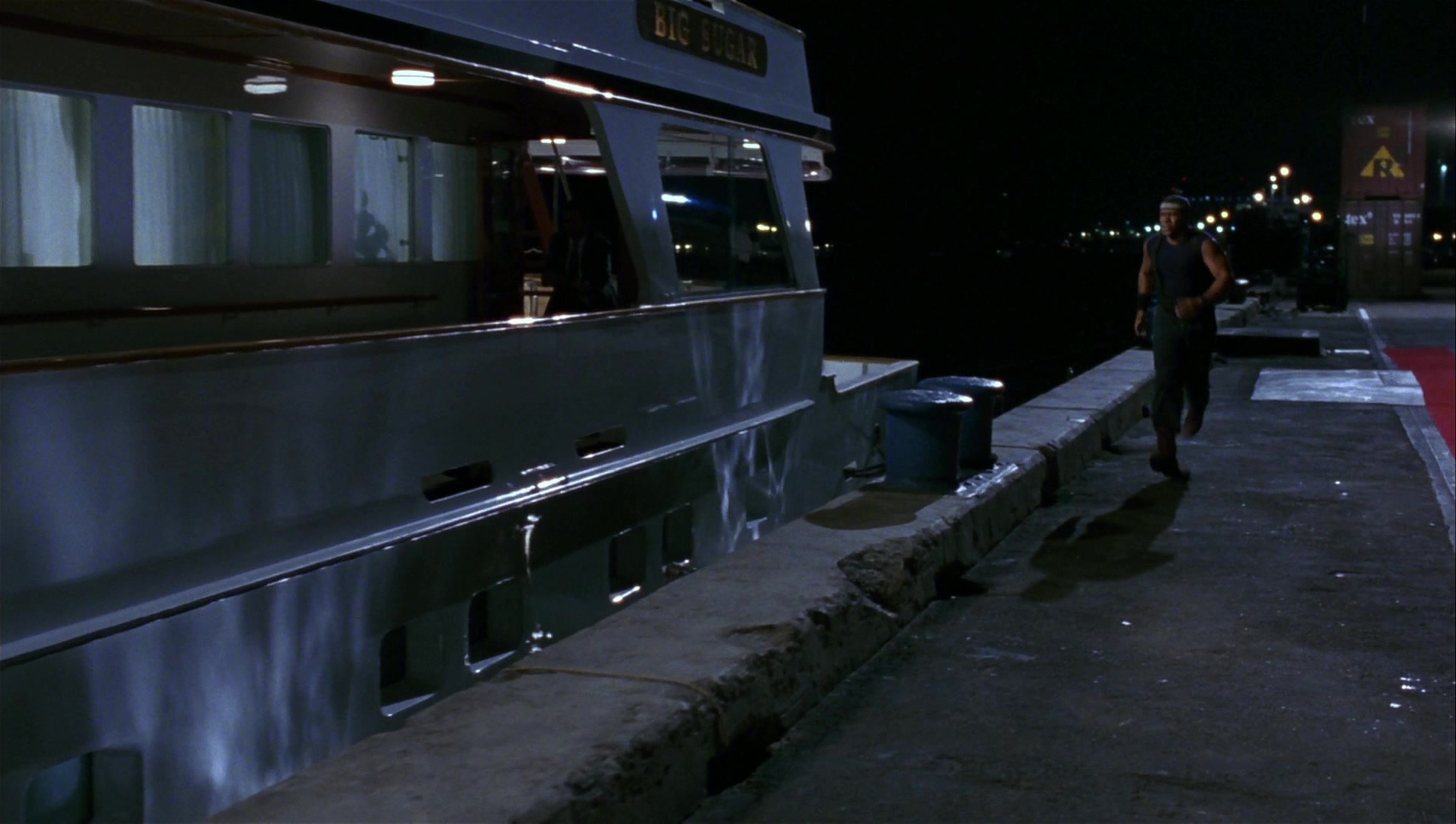 Striptease (1996), wide, 1.77:1 — film still