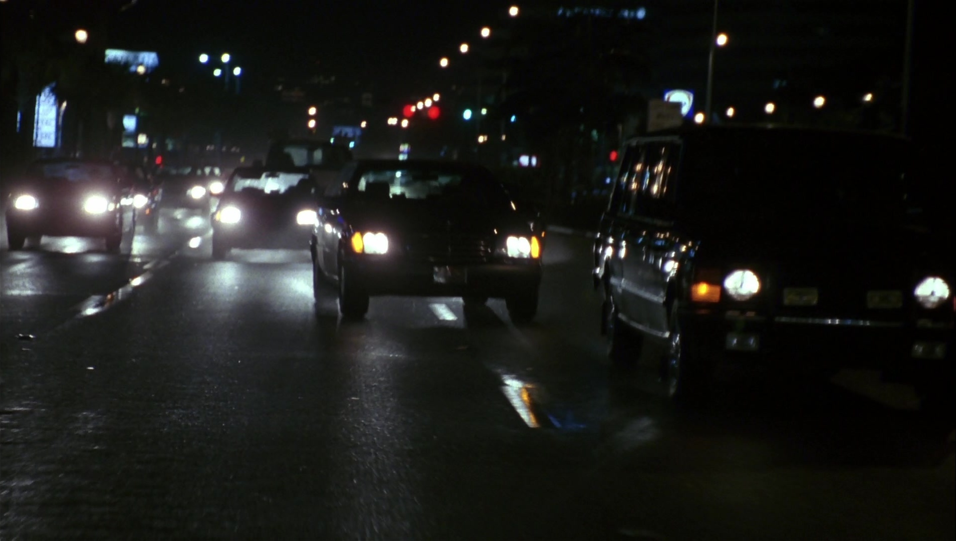 Striptease (1996), wide, 1.77:1 — film still