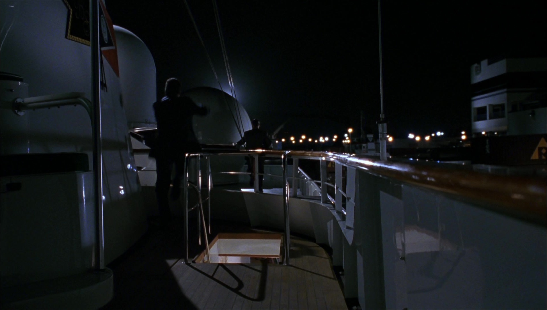Striptease (1996), wide, 1.77:1 — film still