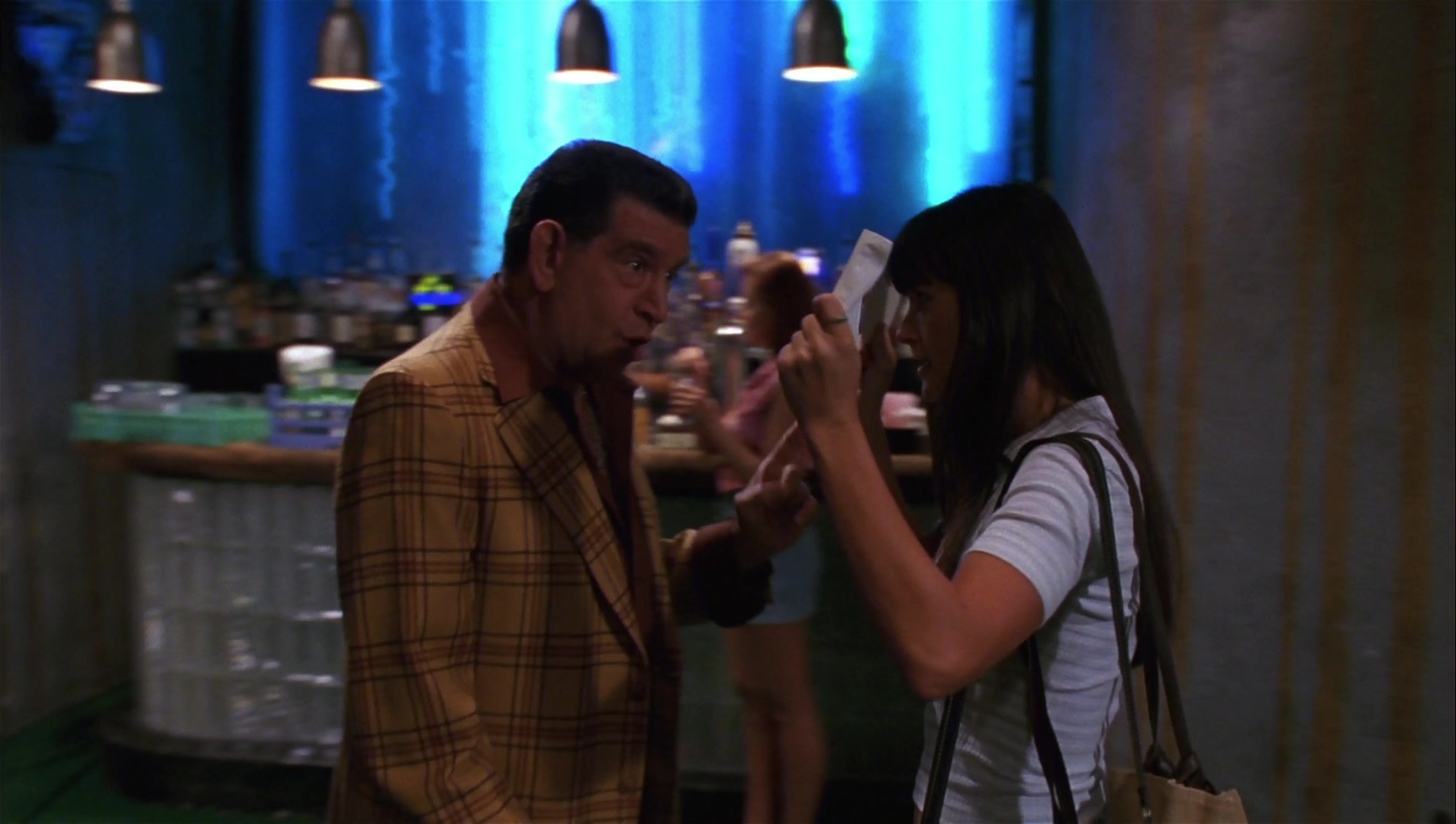 Striptease (1996), wide, 1.77:1 — film still