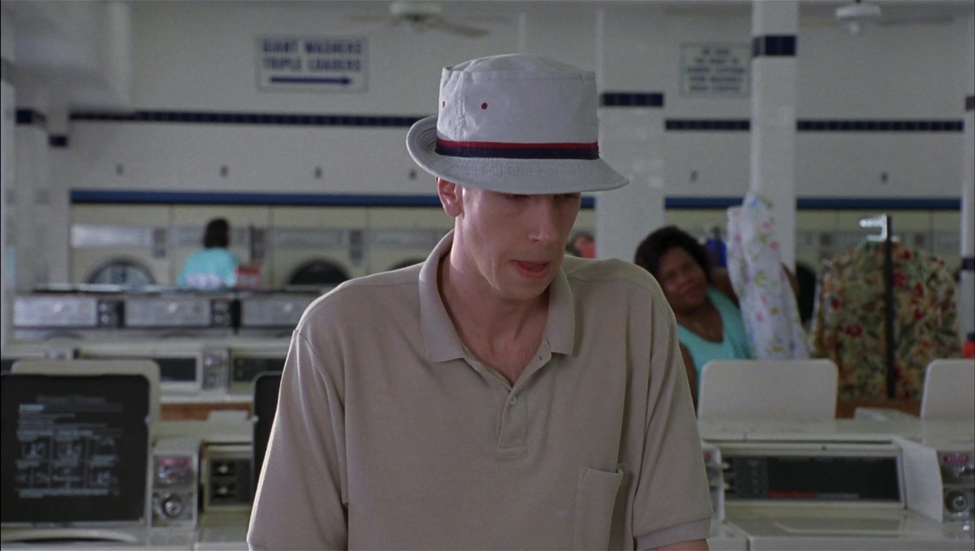 Striptease (1996), wide, 1.77:1 — film still