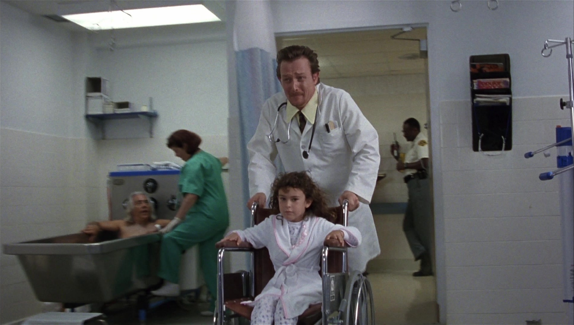 Striptease (1996), wide, 1.77:1 — film still