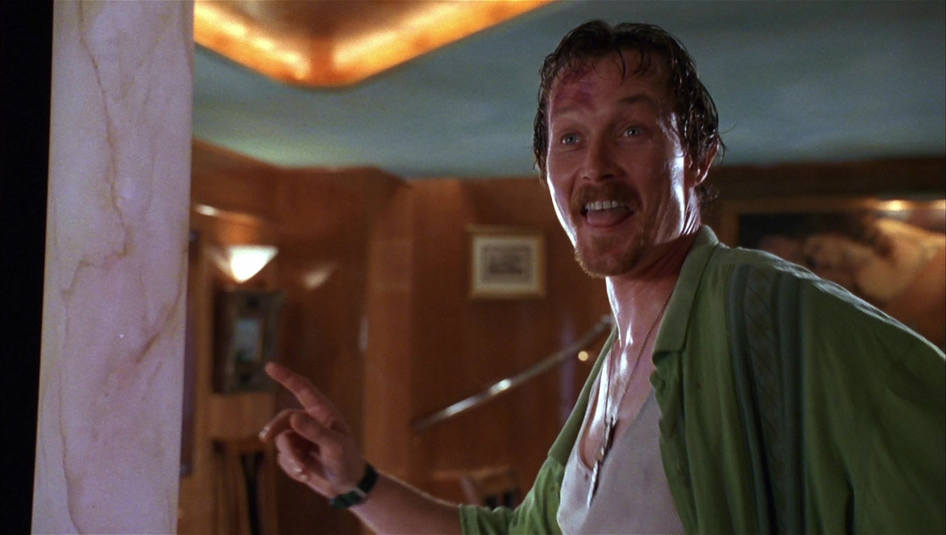 Striptease (1996), wide, 1.77:1 — film still