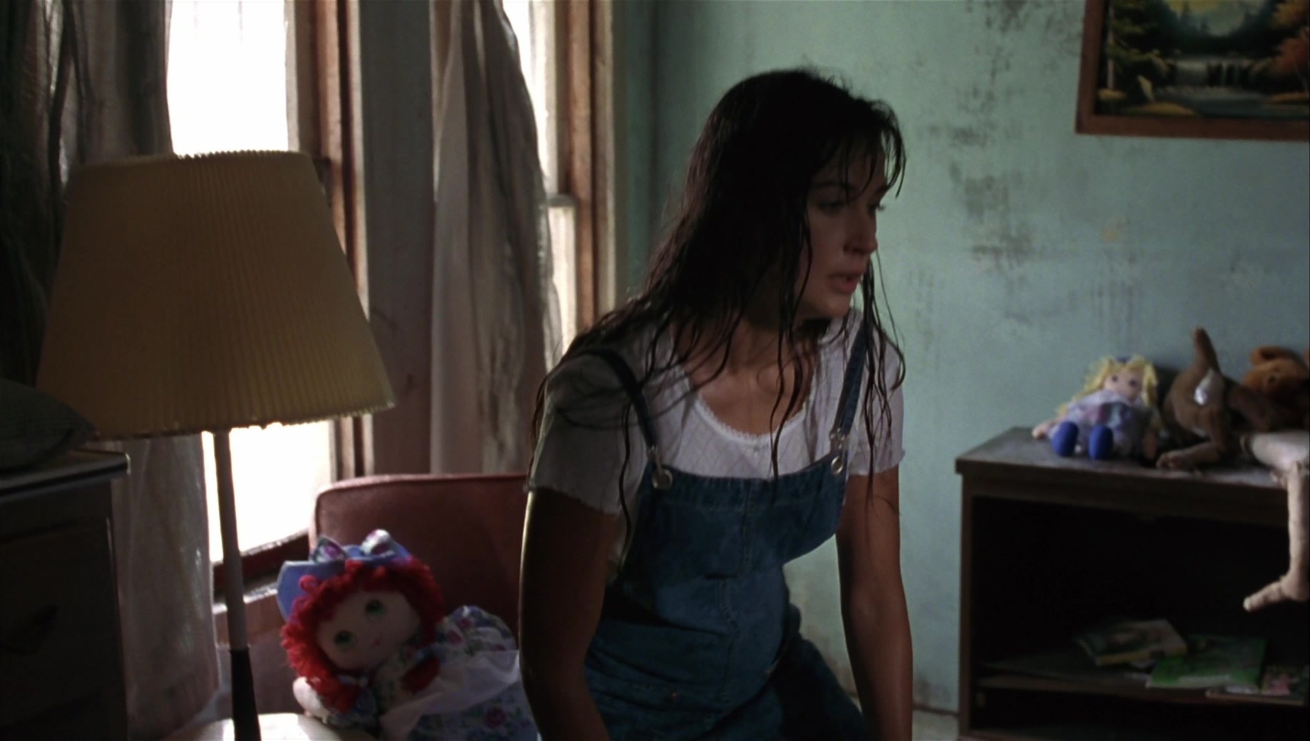 Striptease (1996), wide, 1.77:1 — film still