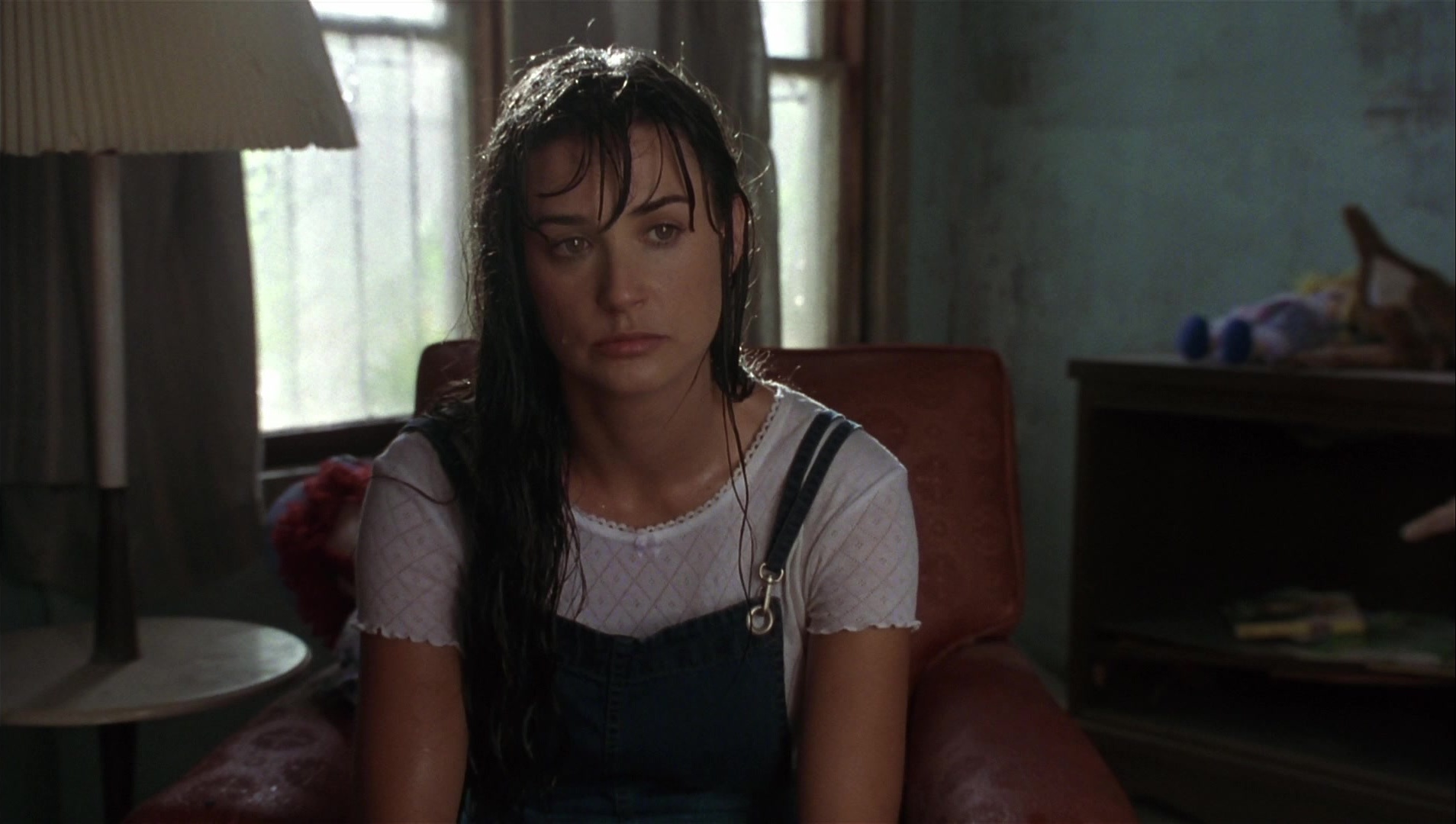 Striptease (1996), wide, 1.77:1 — film still